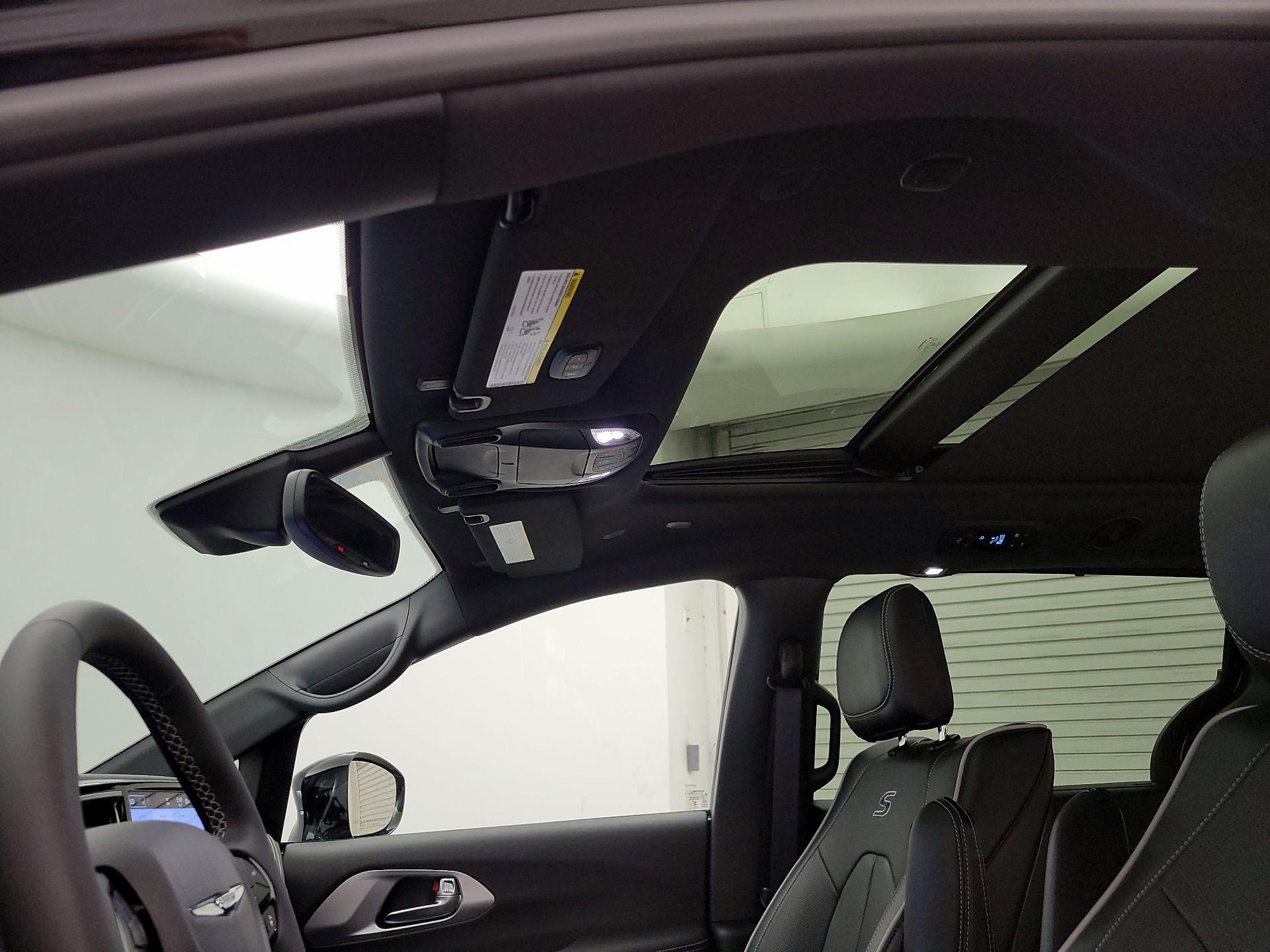 Thumbnail: 2026 Chrysler Pacifica - 19