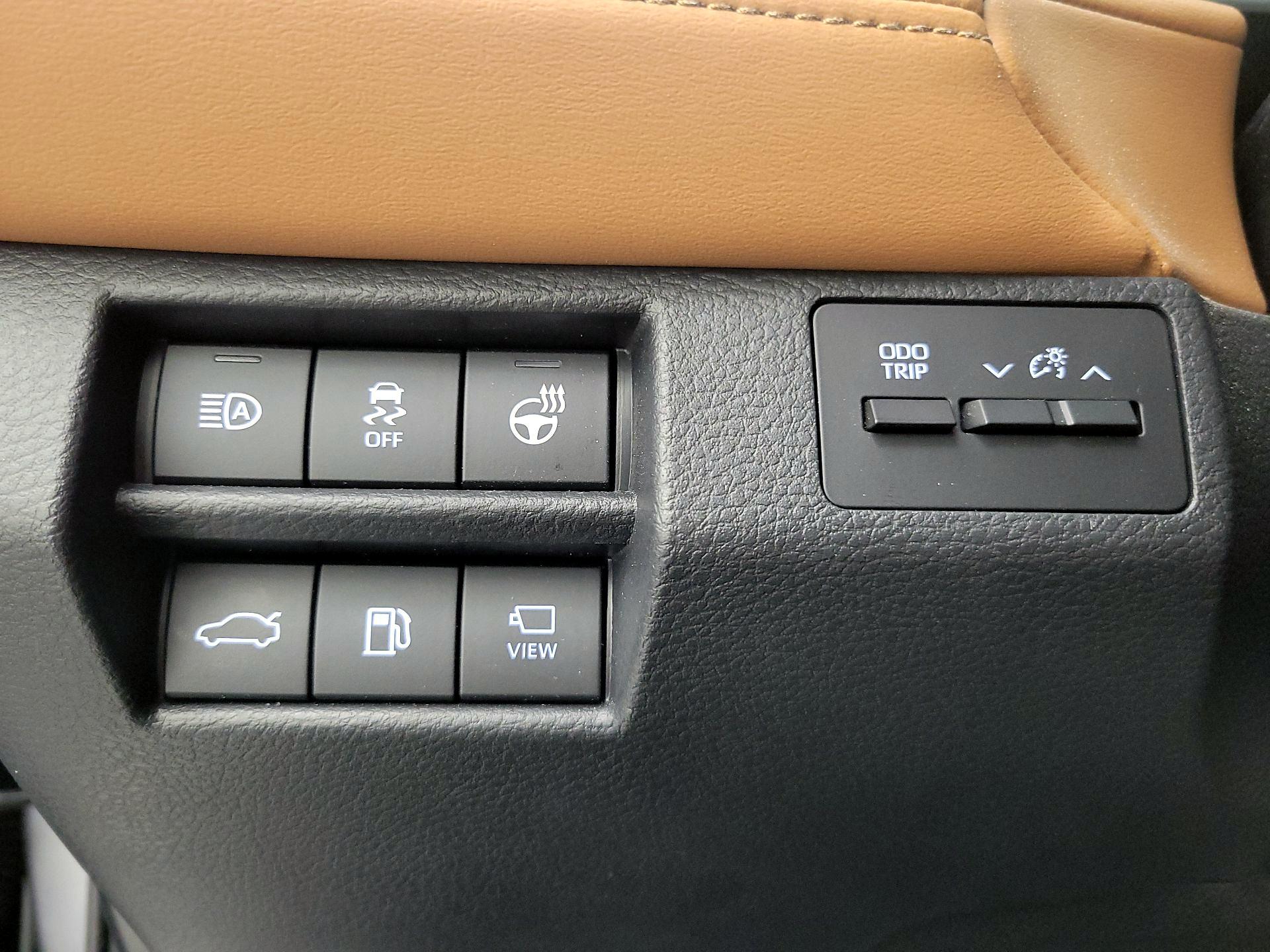 Thumbnail: 2019 Toyota Avalon - 13