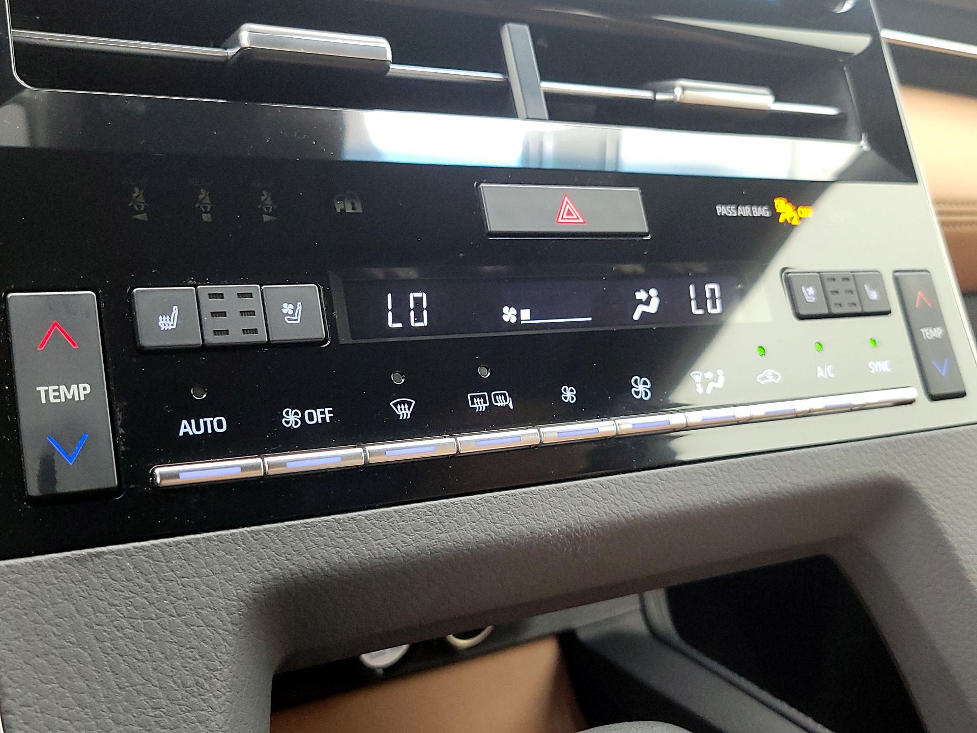 Thumbnail: 2019 Toyota Avalon - 17