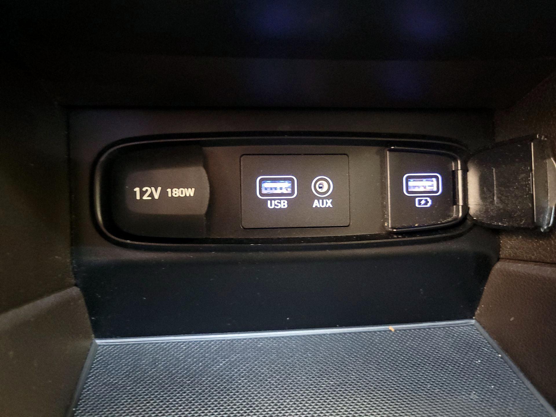 Thumbnail: 2019 Hyundai Santa Fe - 18