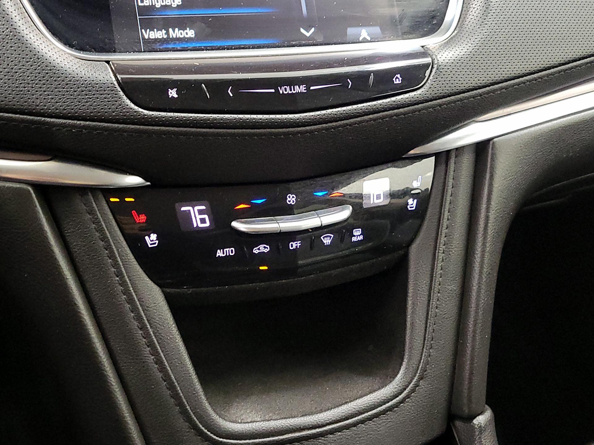 Thumbnail: 2019 Cadillac XT5 - 17