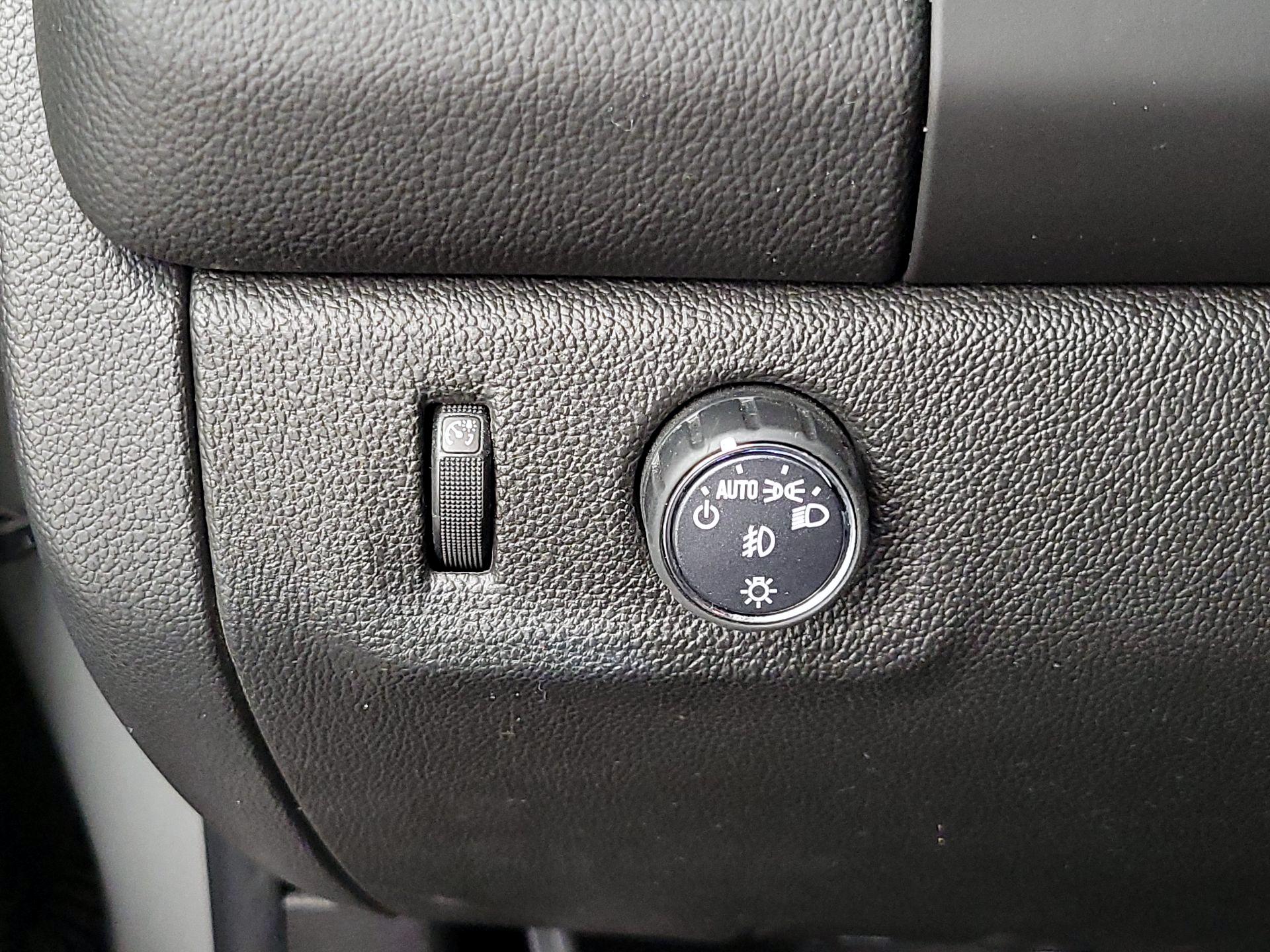 Thumbnail: 2018 Chevrolet Colorado - 13