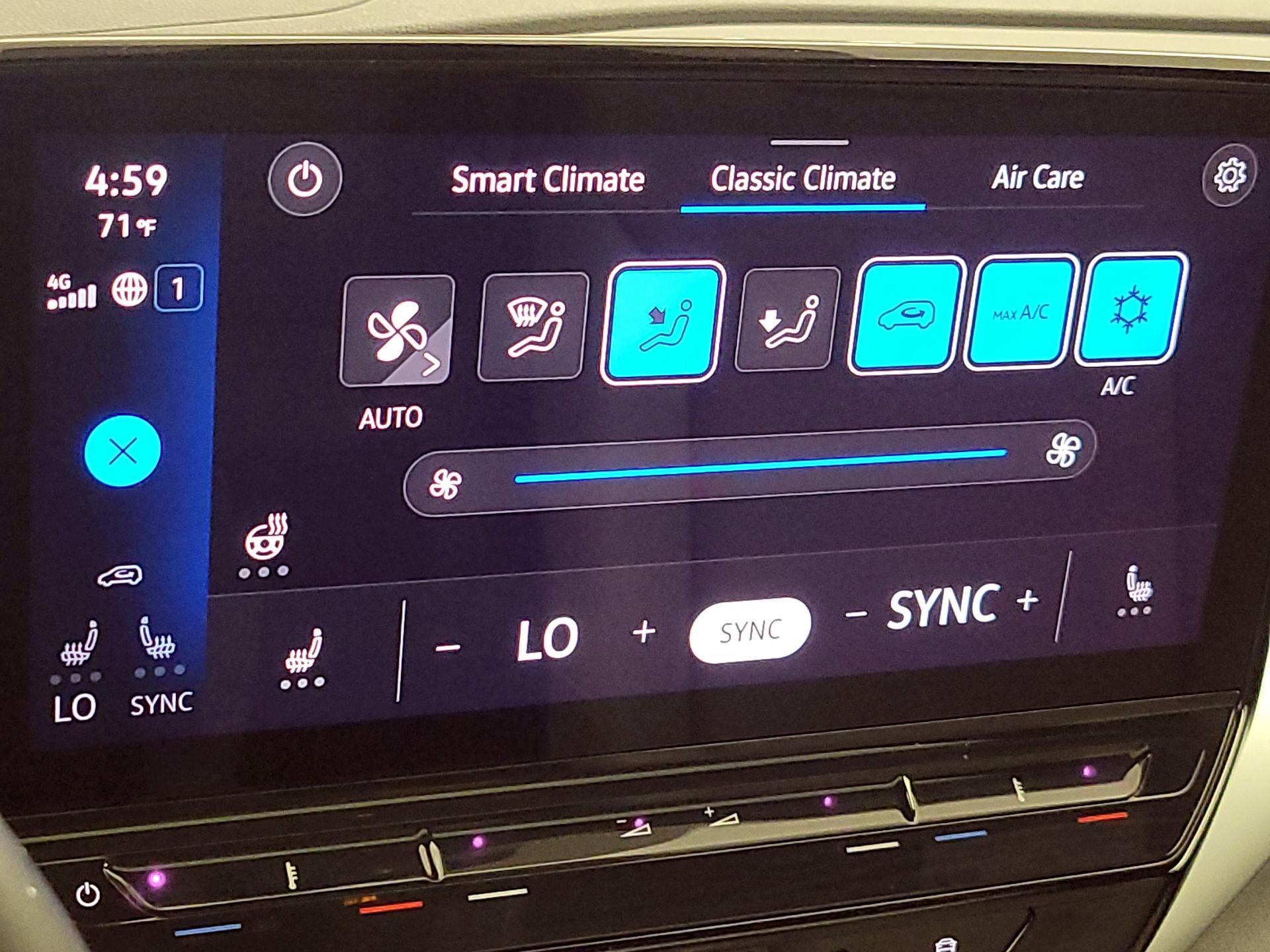 Thumbnail: 2022 Volkswagen ID.4 - 17