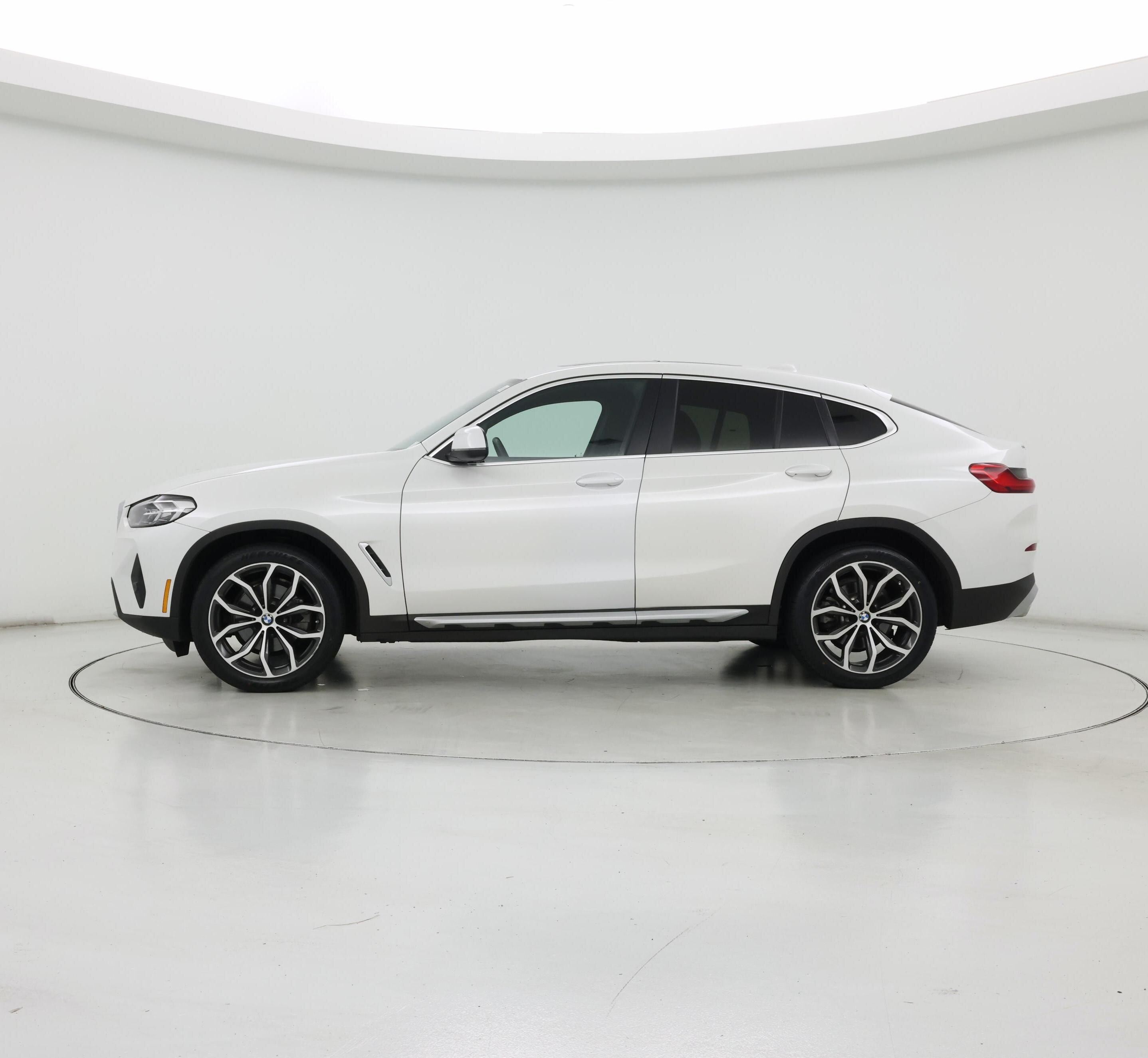 Thumbnail: 2023 BMW X4 - 3