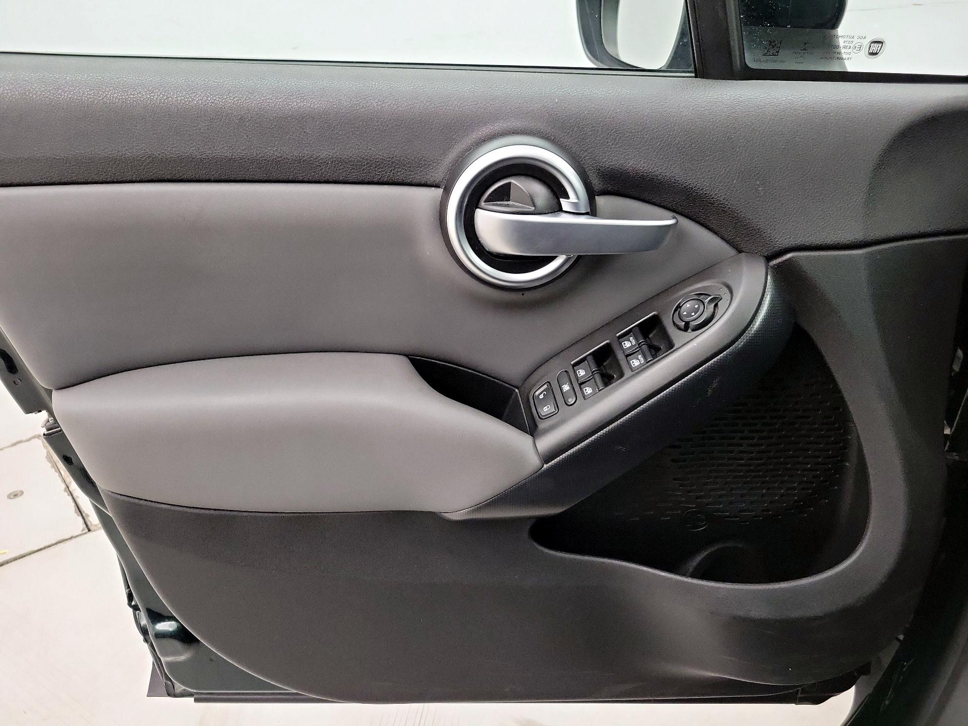 Thumbnail: 2016 Fiat 500X - 12