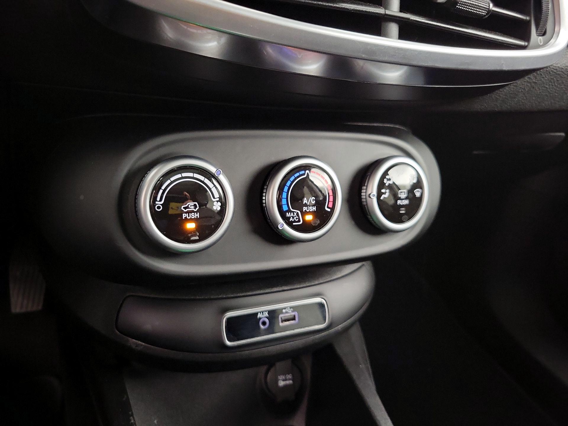 Thumbnail: 2016 Fiat 500X - 15