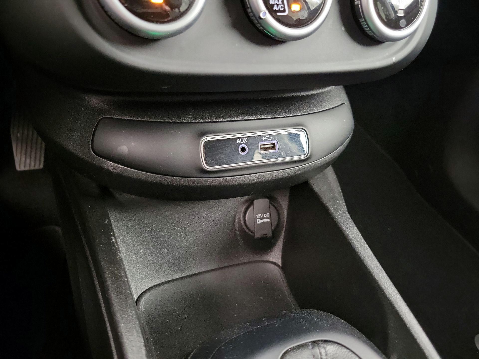 Thumbnail: 2016 Fiat 500X - 17