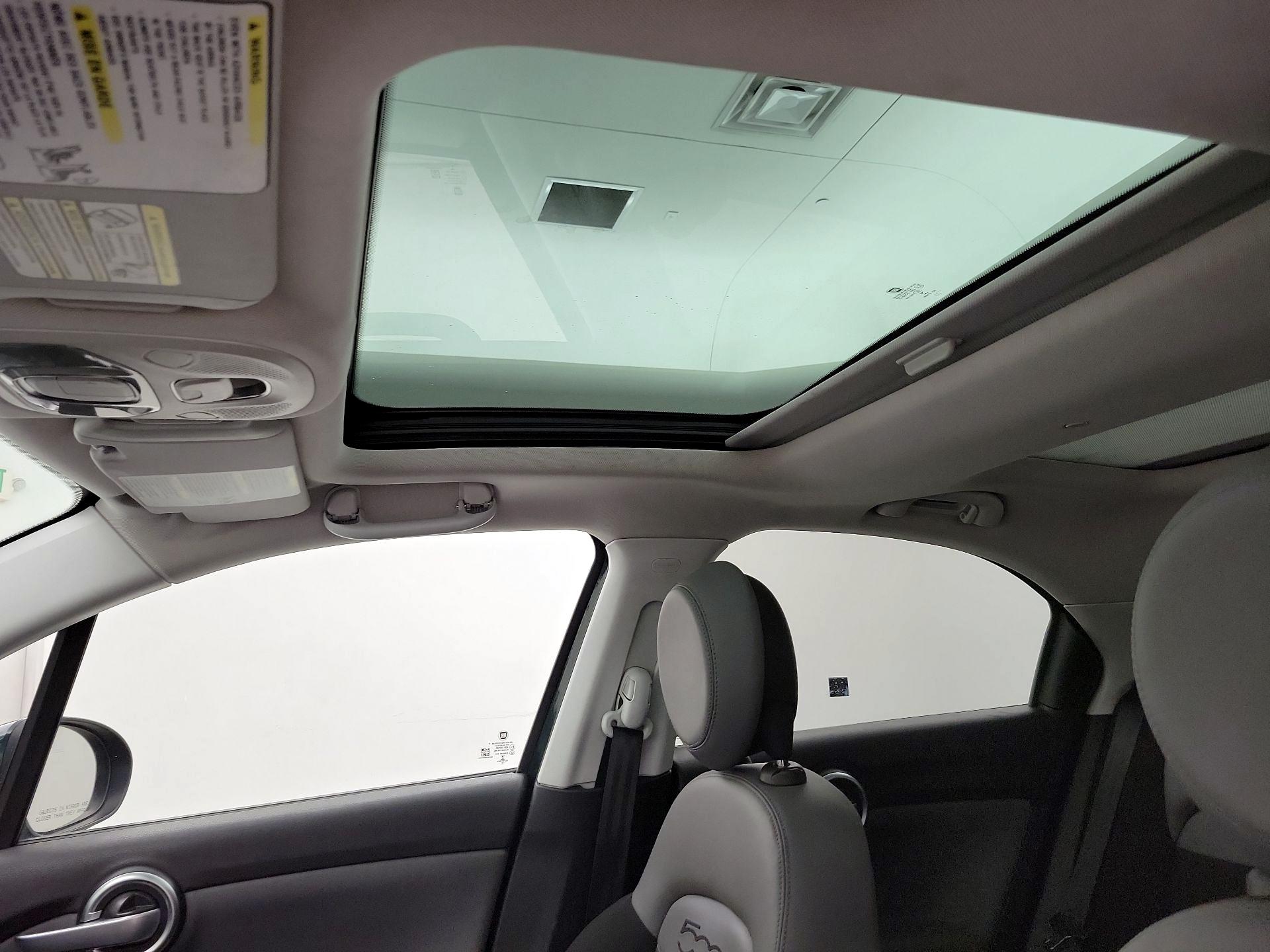 Thumbnail: 2016 Fiat 500X - 18