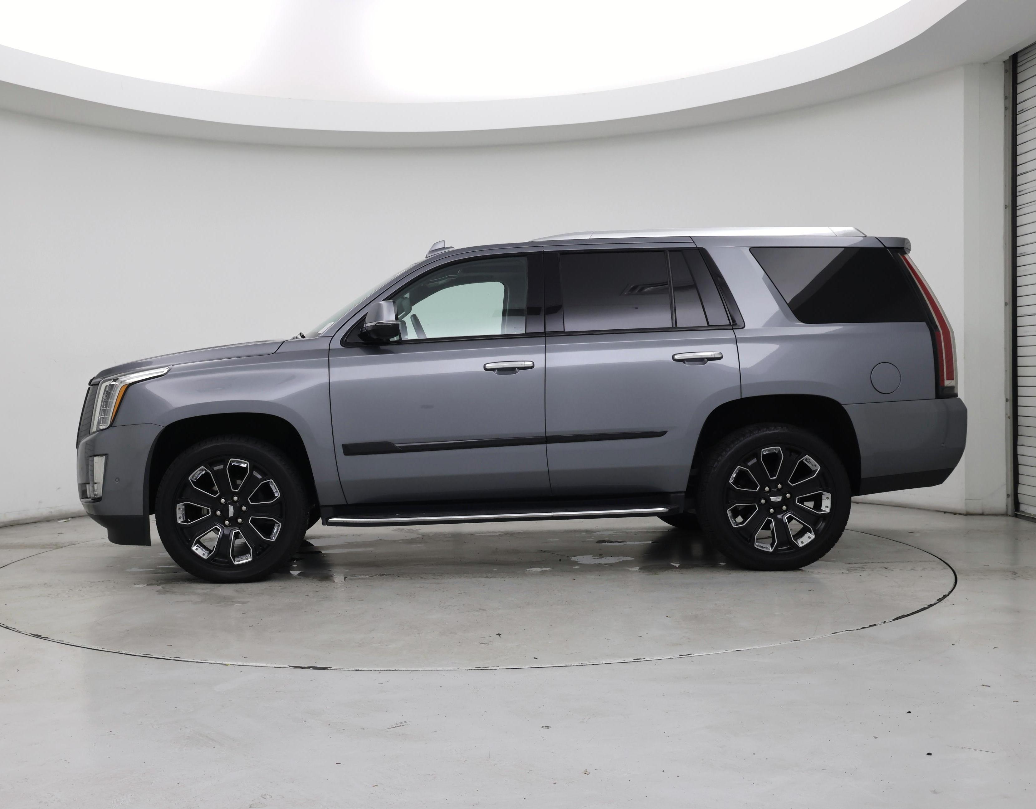 Thumbnail: 2020 Cadillac Escalade - 3