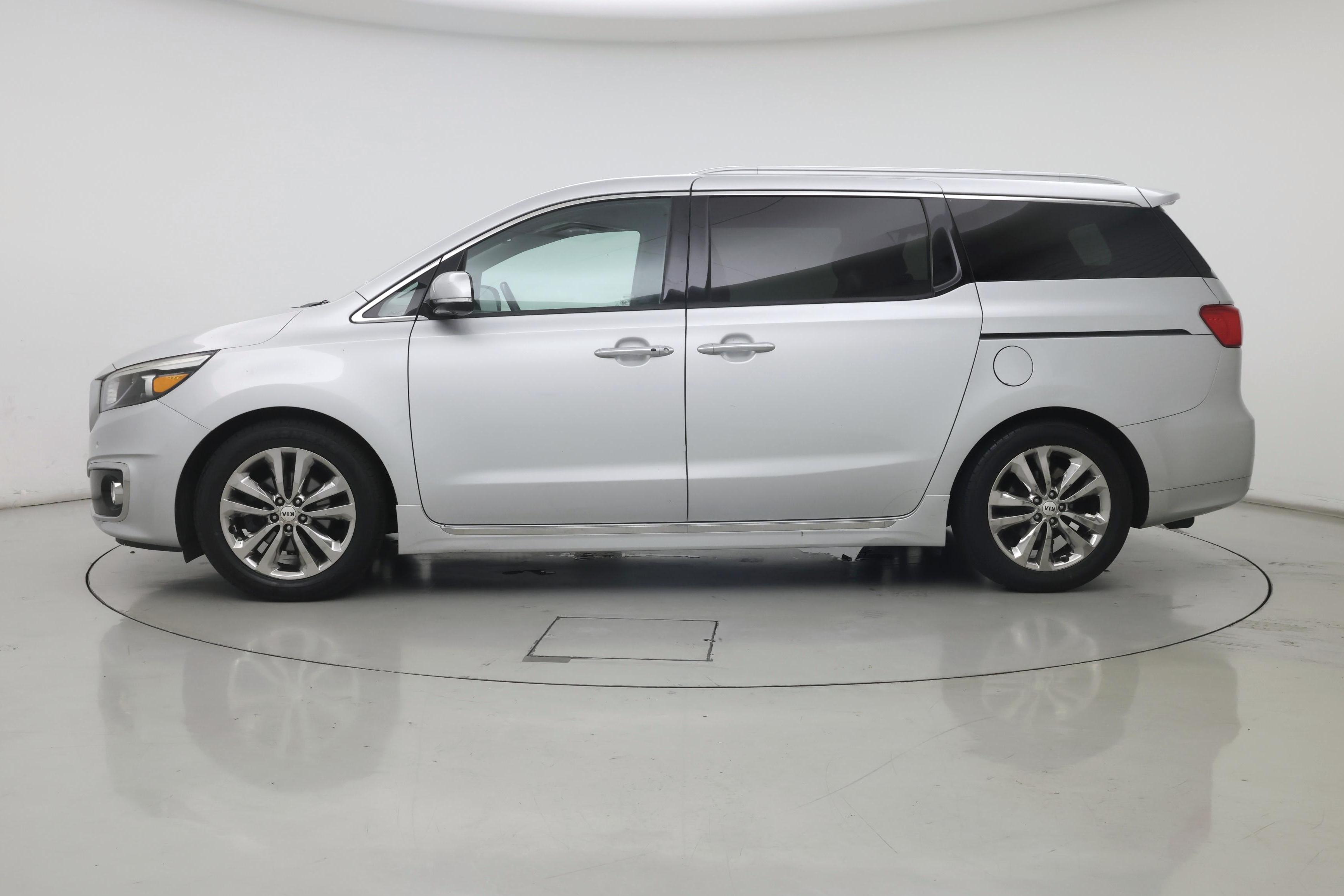 Thumbnail: 2018 Kia Sedona - 3