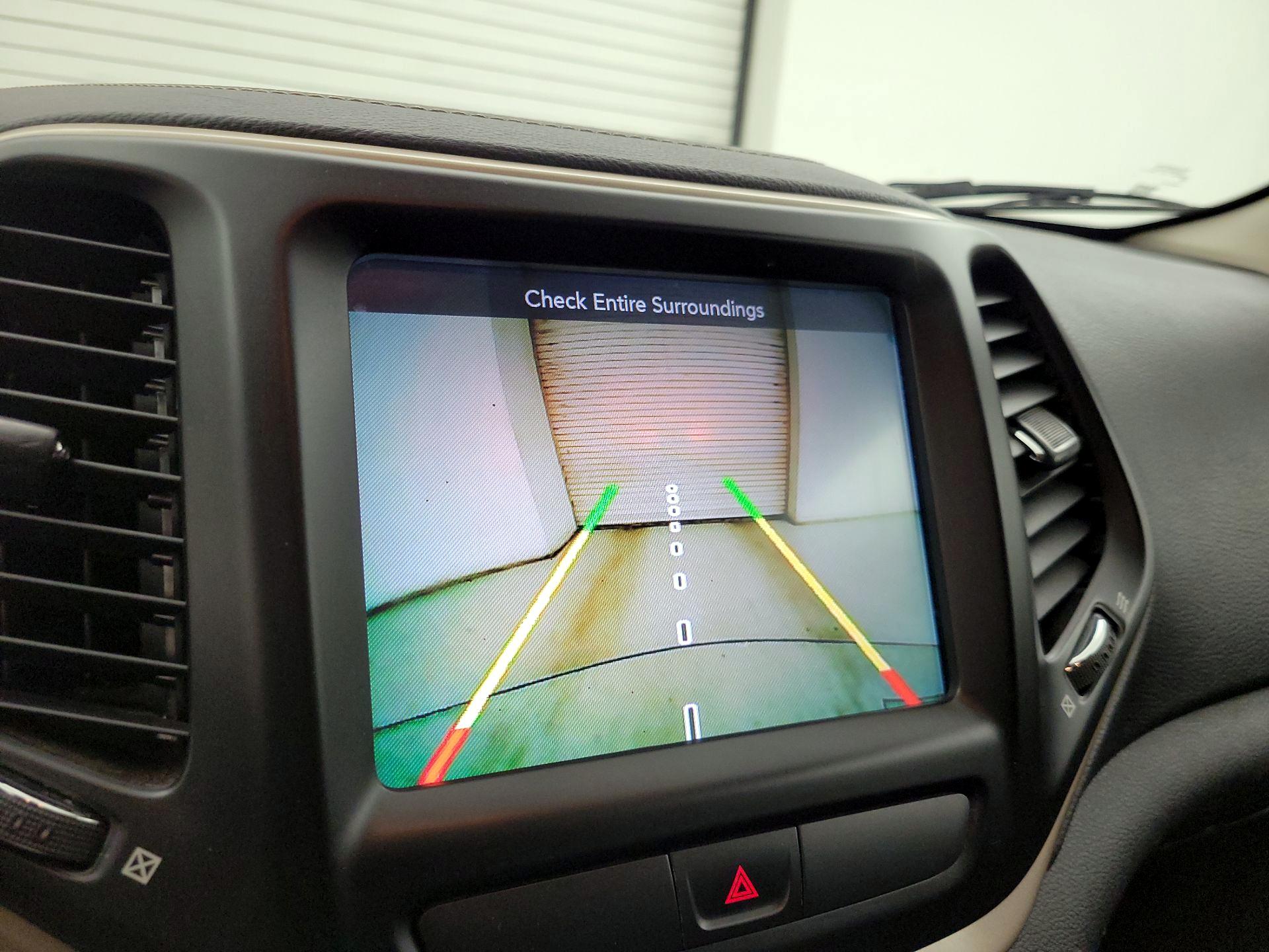 Thumbnail: 2015 Jeep Cherokee - 14