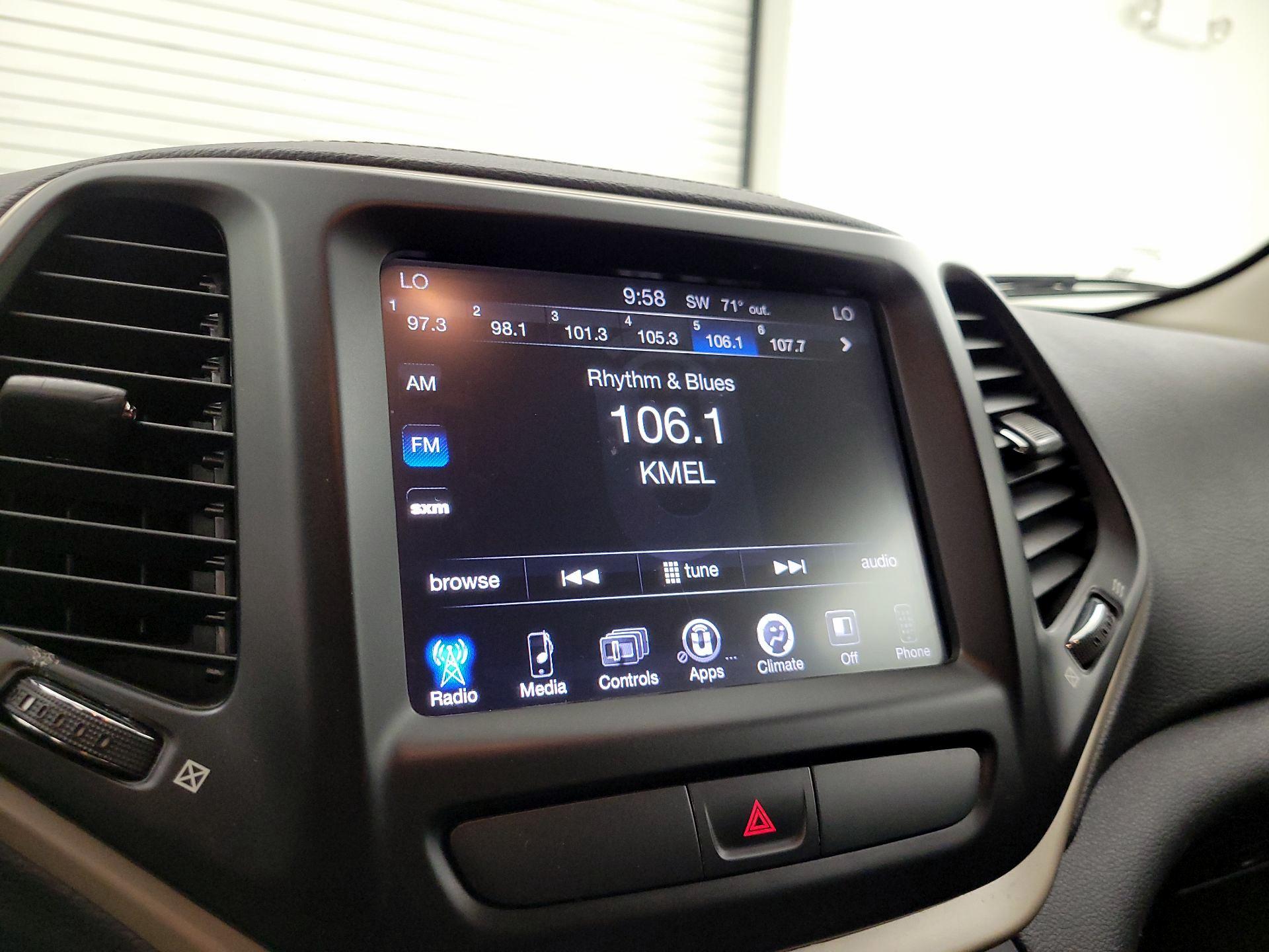 Thumbnail: 2015 Jeep Cherokee - 15