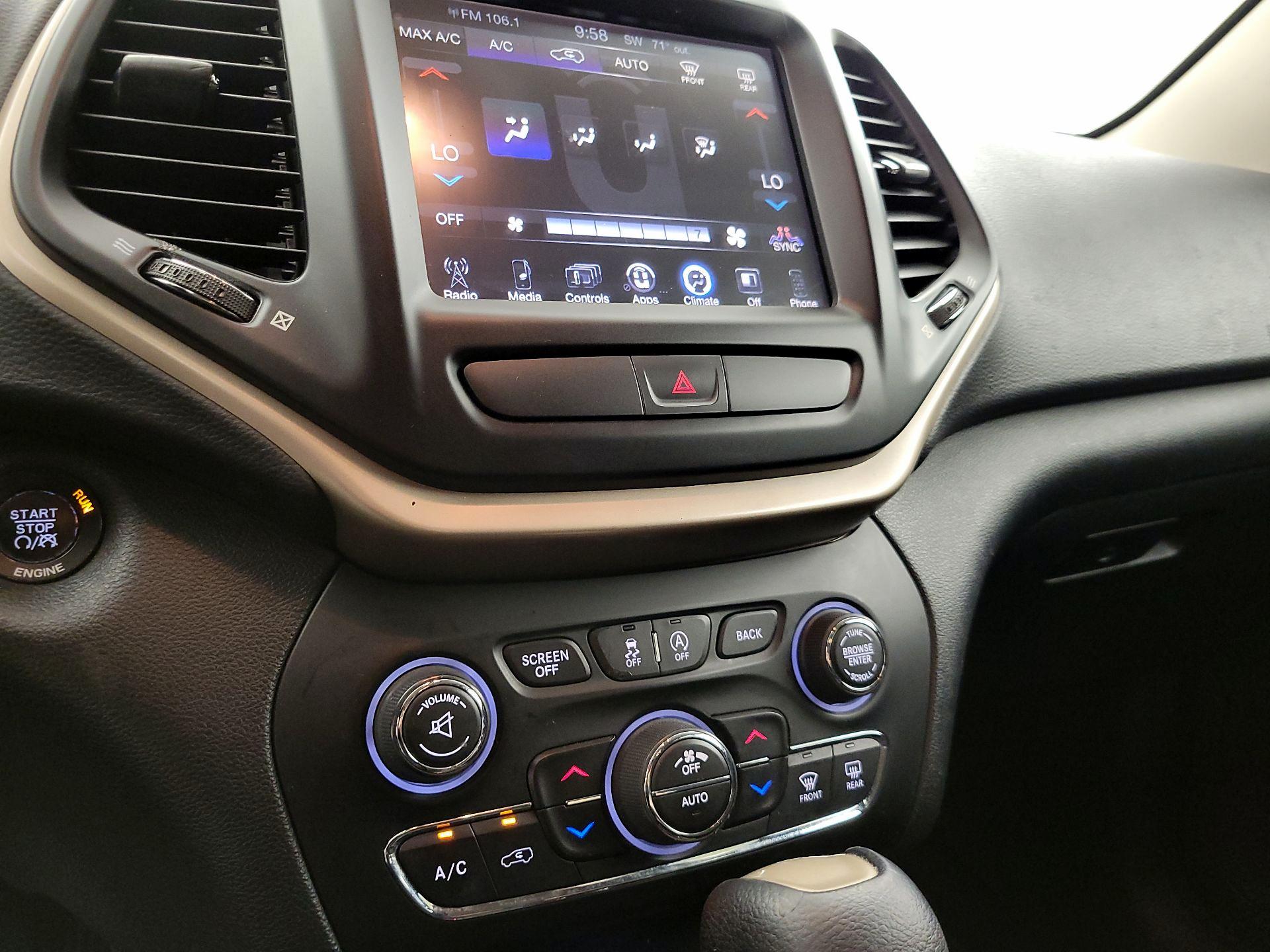Thumbnail: 2015 Jeep Cherokee - 16