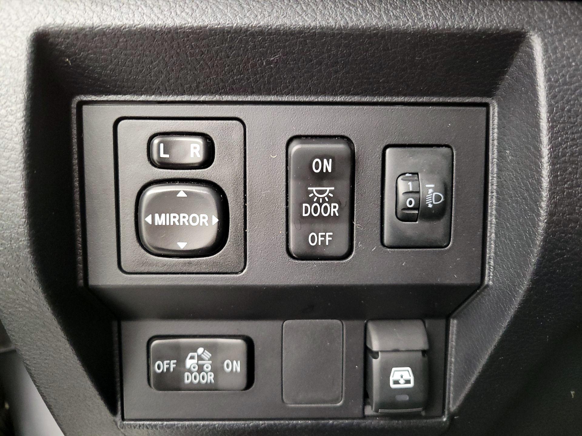 Thumbnail: 2017 Toyota Tundra - 13