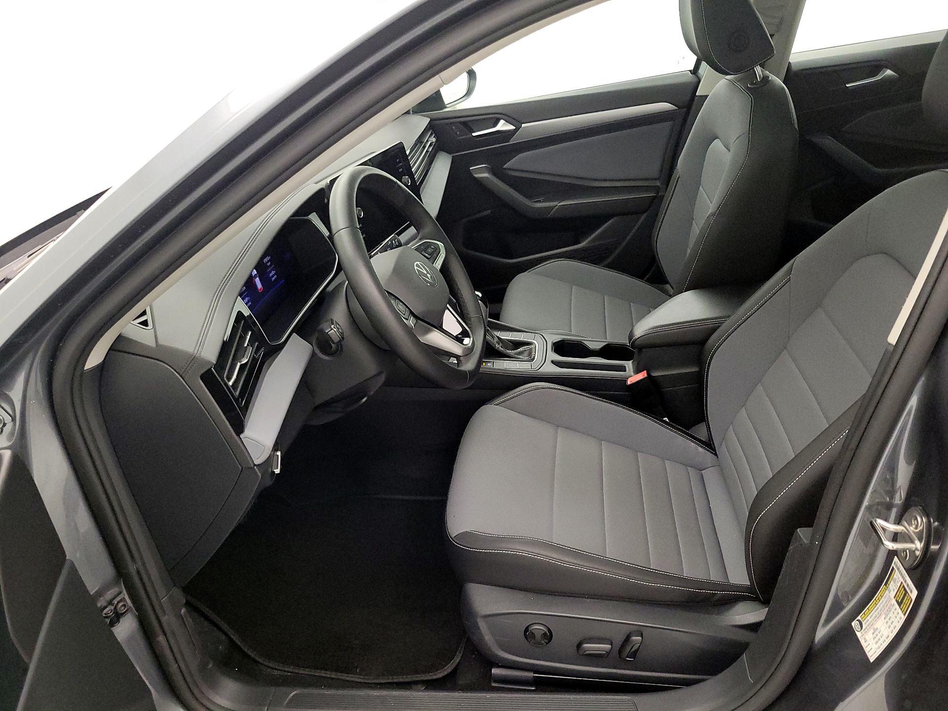 Thumbnail: 2025 Volkswagen Jetta - 11