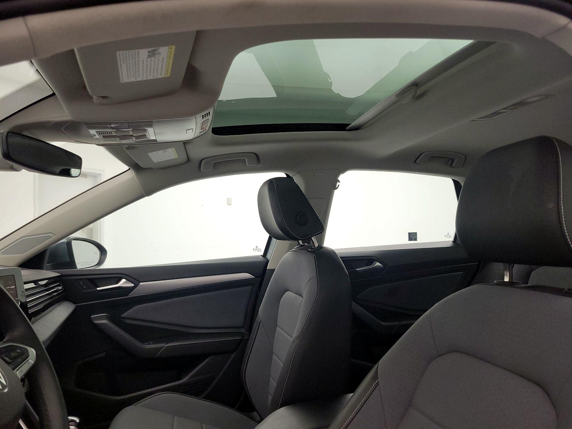 Thumbnail: 2025 Volkswagen Jetta - 18