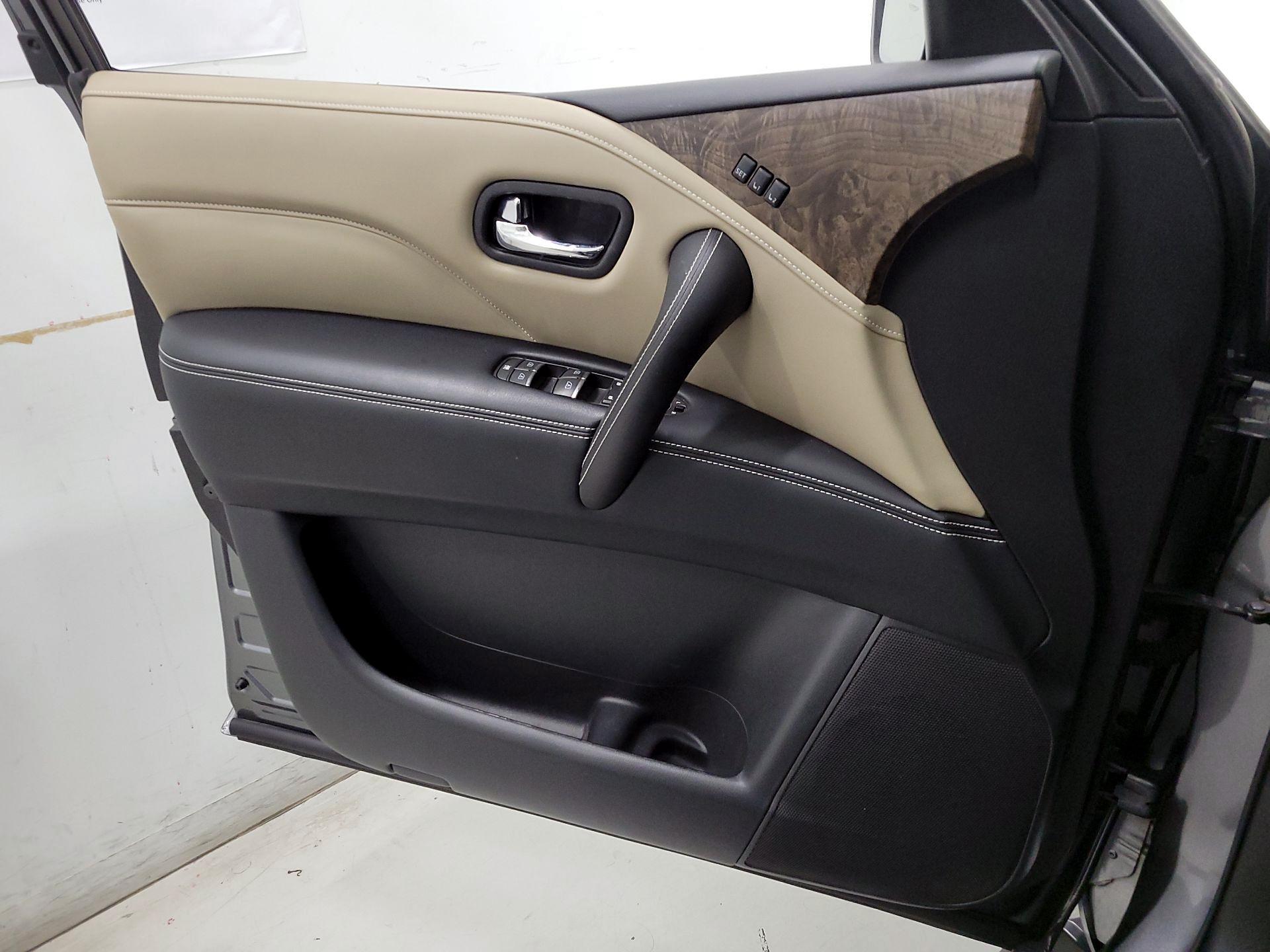 Thumbnail: 2021 INFINITI QX80 - 12