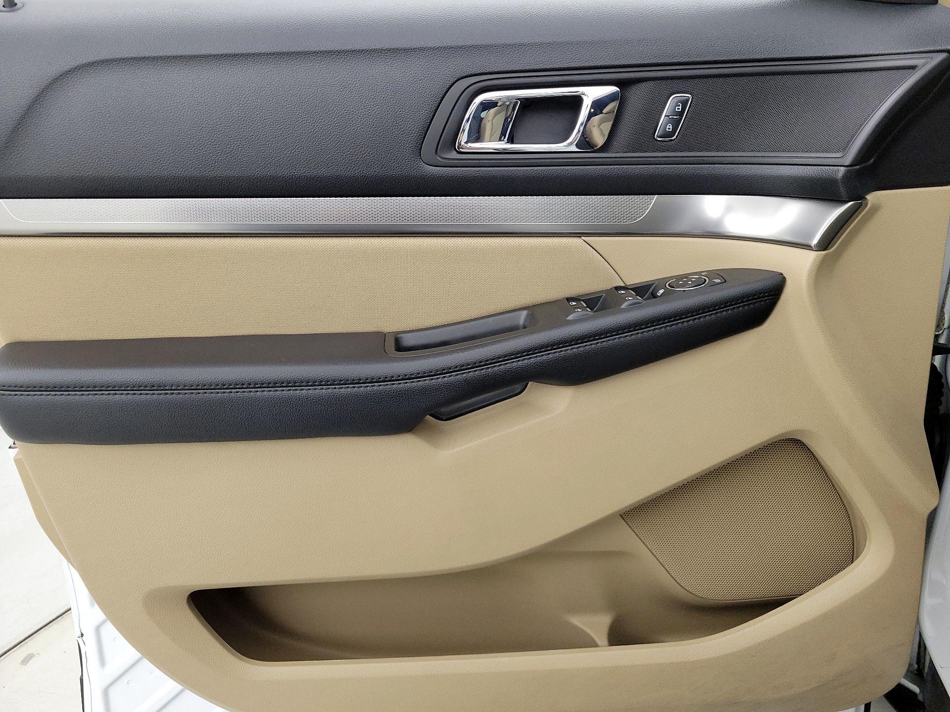 Thumbnail: 2017 Ford Explorer - 12