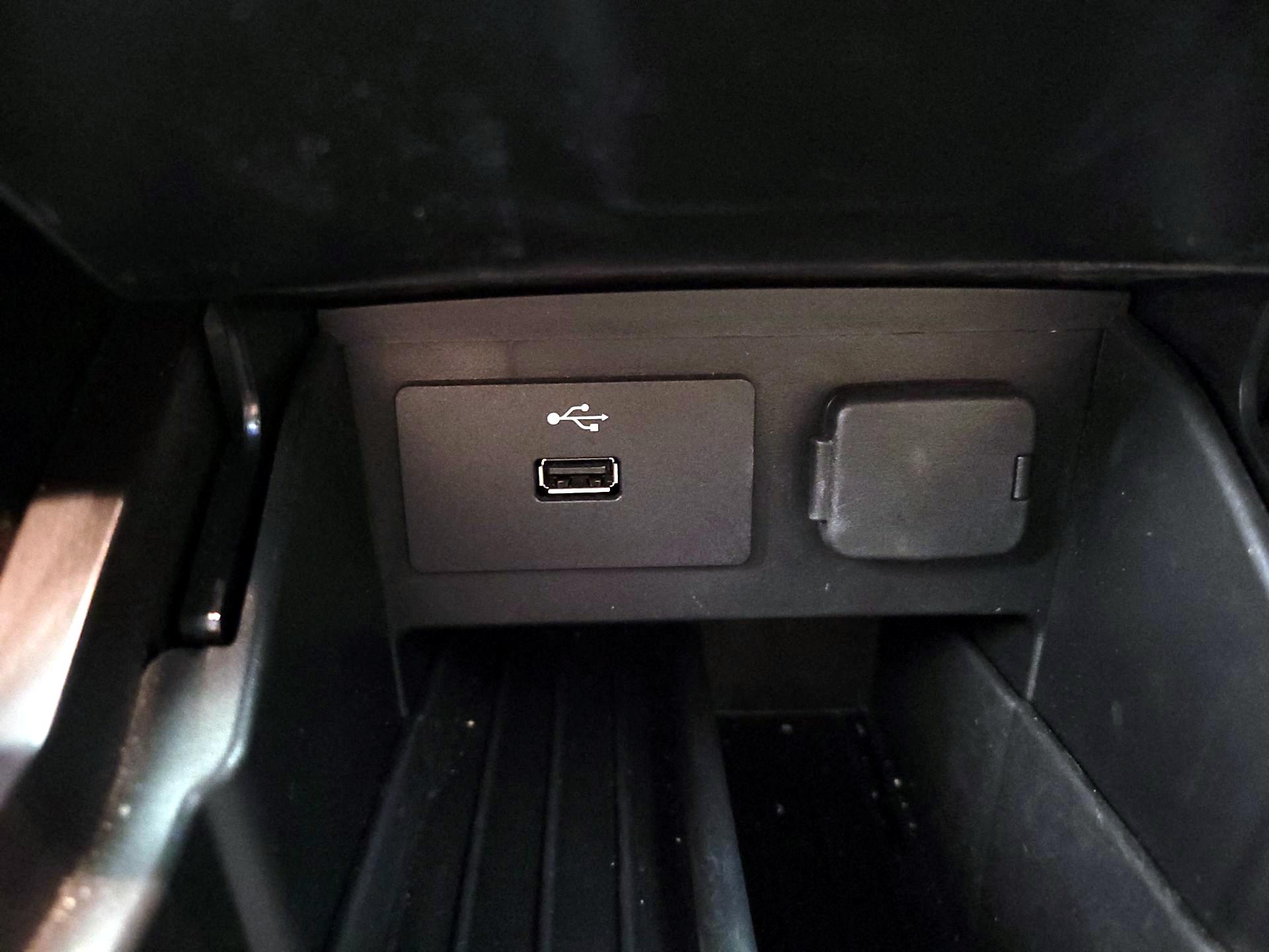 Thumbnail: 2017 Ford Explorer - 18