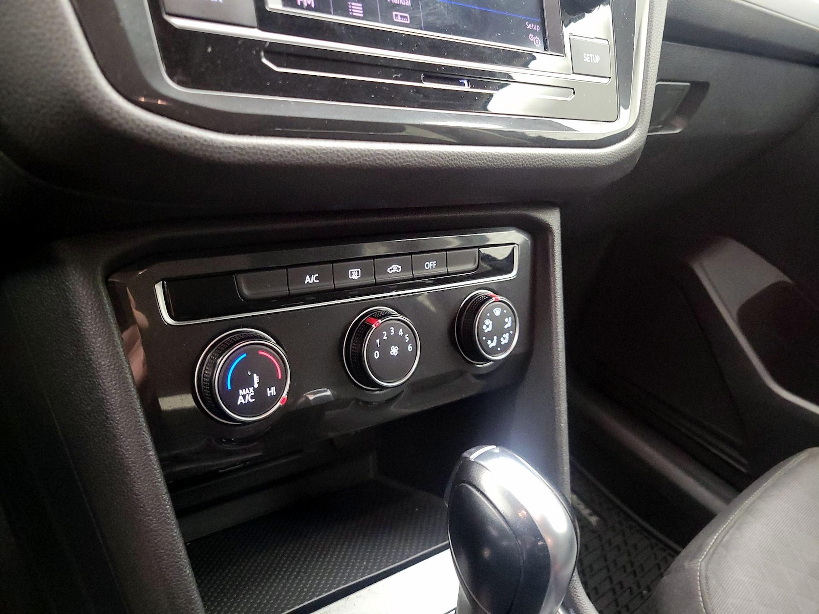 2019 Volkswagen Tiguan S - Photo 17