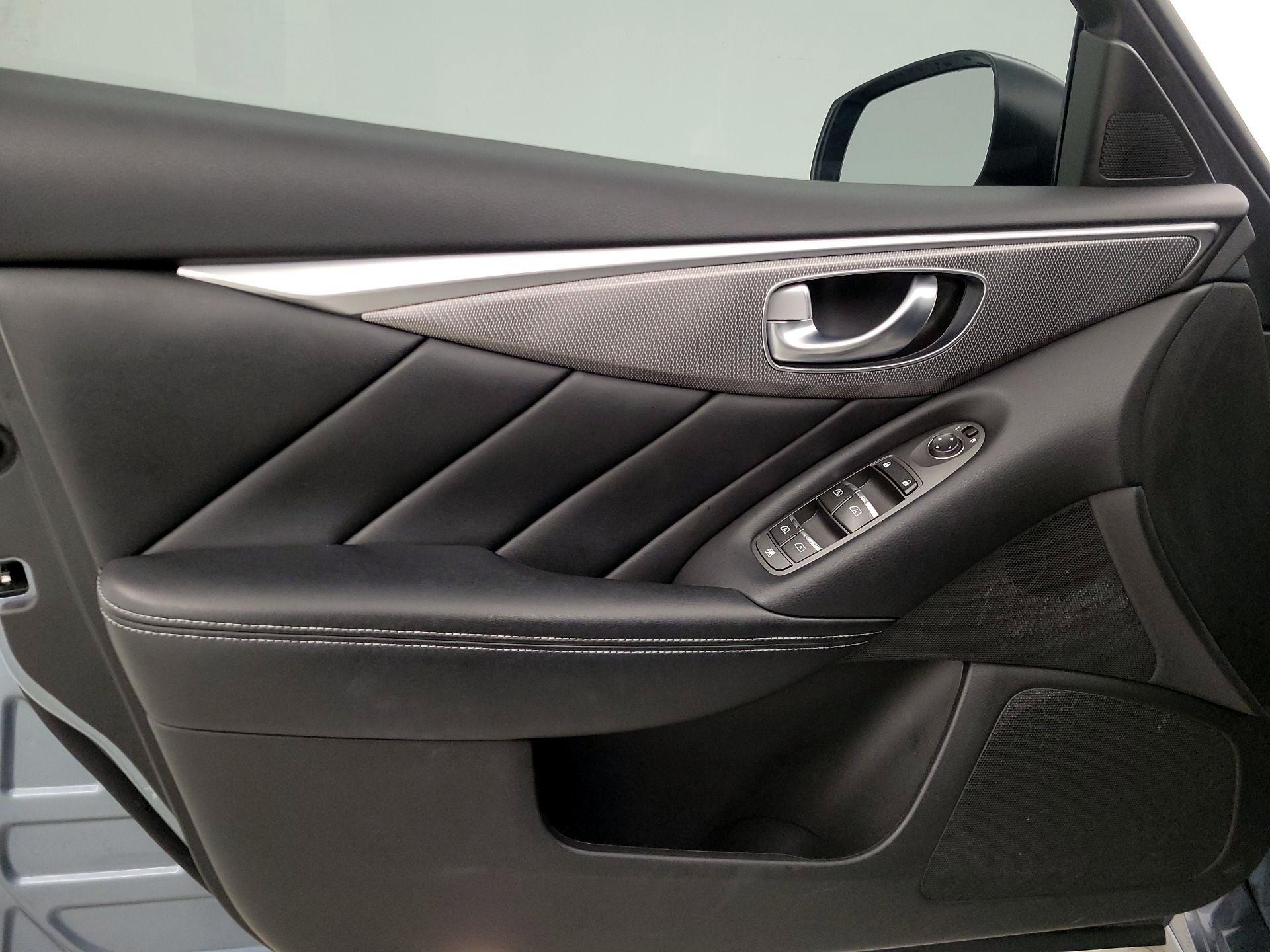 Thumbnail: 2015 INFINITI Q50 - 12