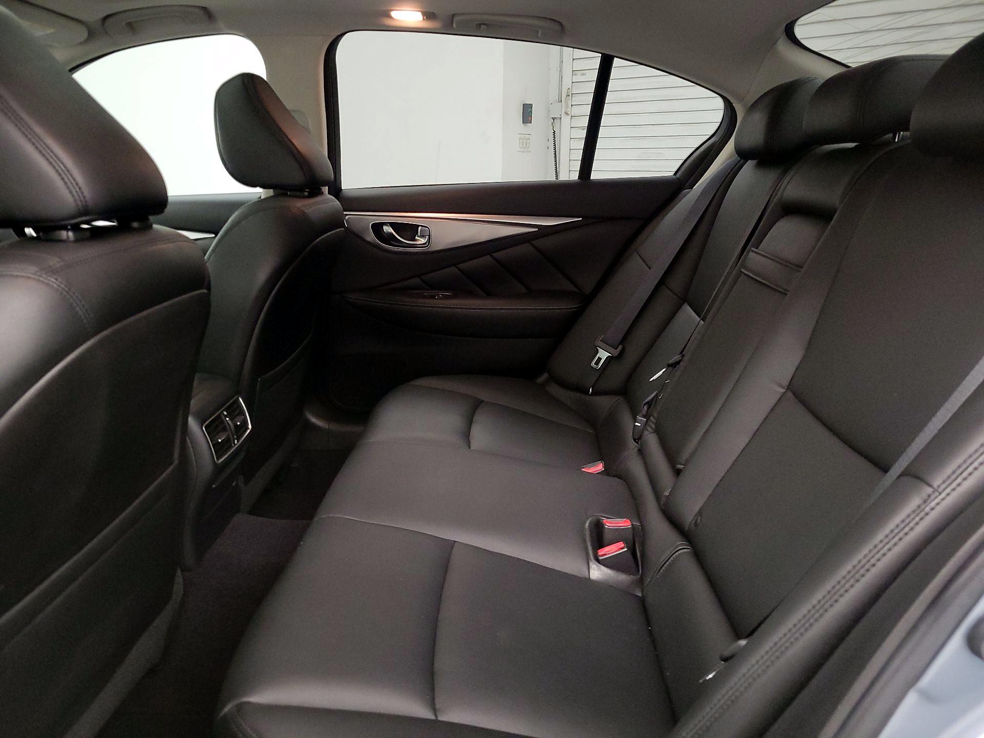 Thumbnail: 2015 INFINITI Q50 - 20