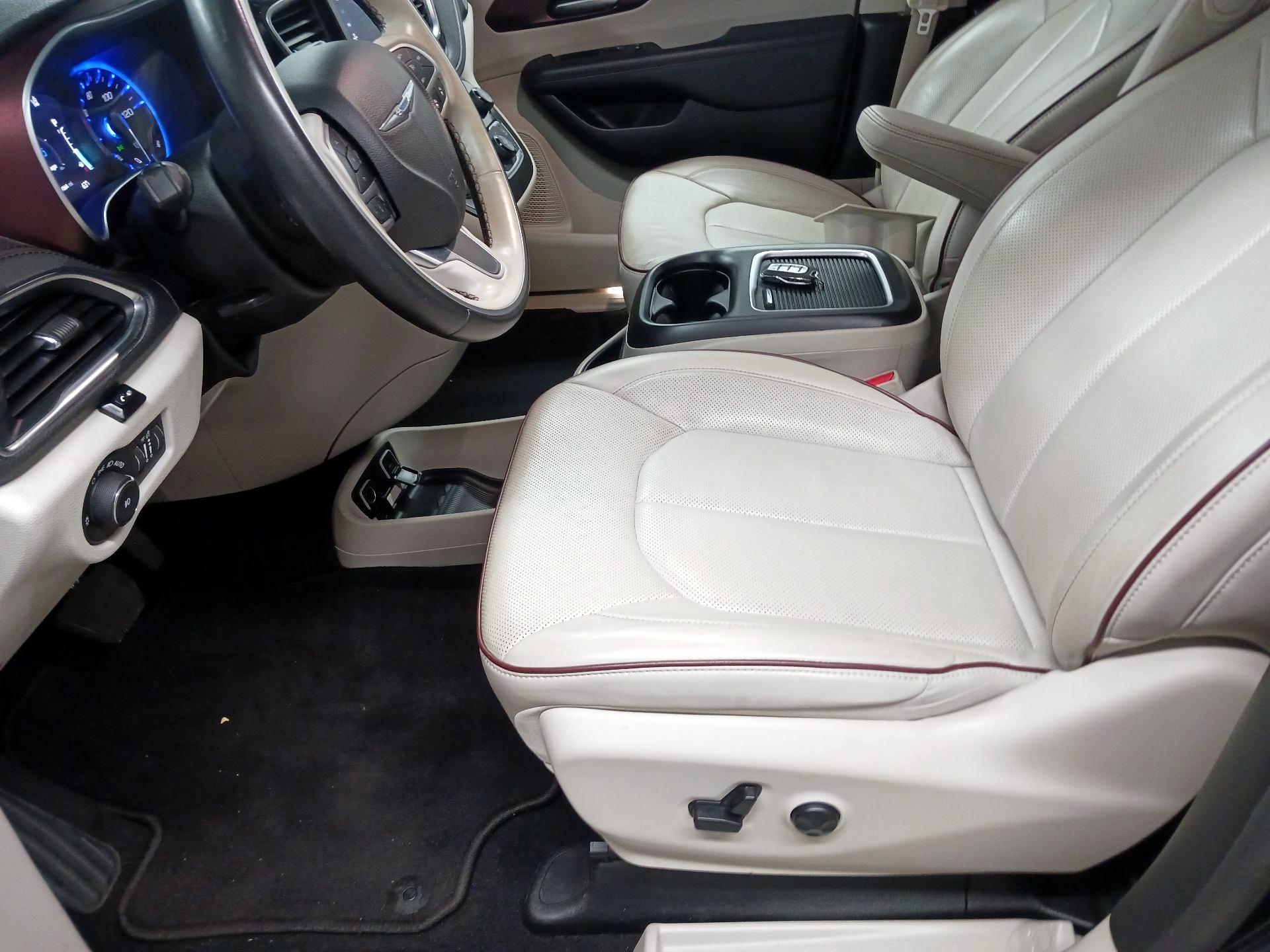 Thumbnail: 2020 Chrysler Pacifica - 11