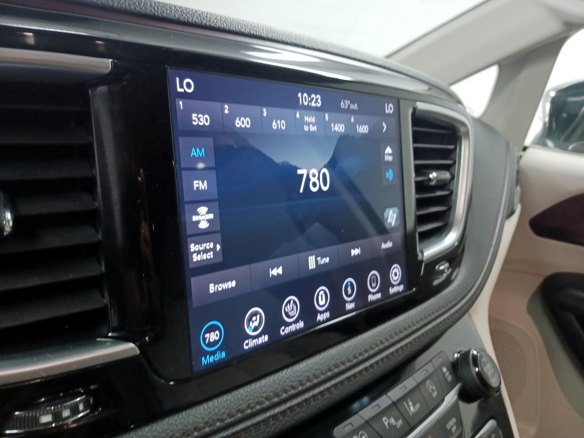 Thumbnail: 2020 Chrysler Pacifica - 13