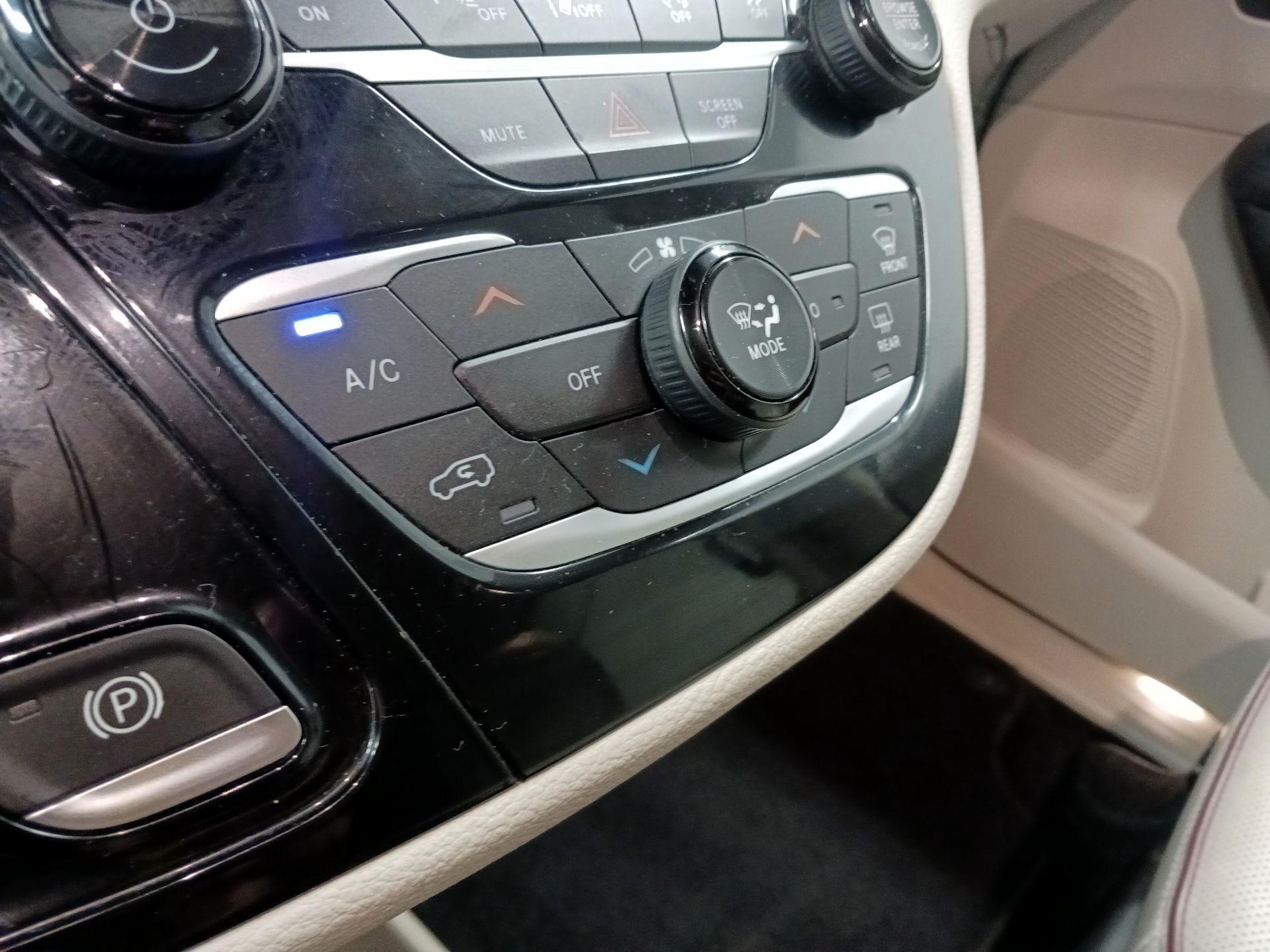 Thumbnail: 2020 Chrysler Pacifica - 14