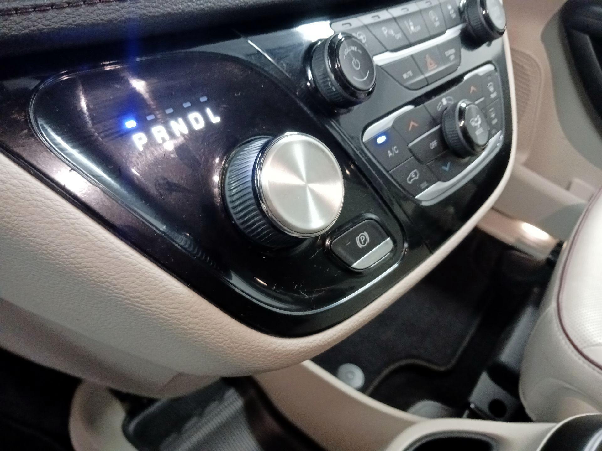 Thumbnail: 2020 Chrysler Pacifica - 15