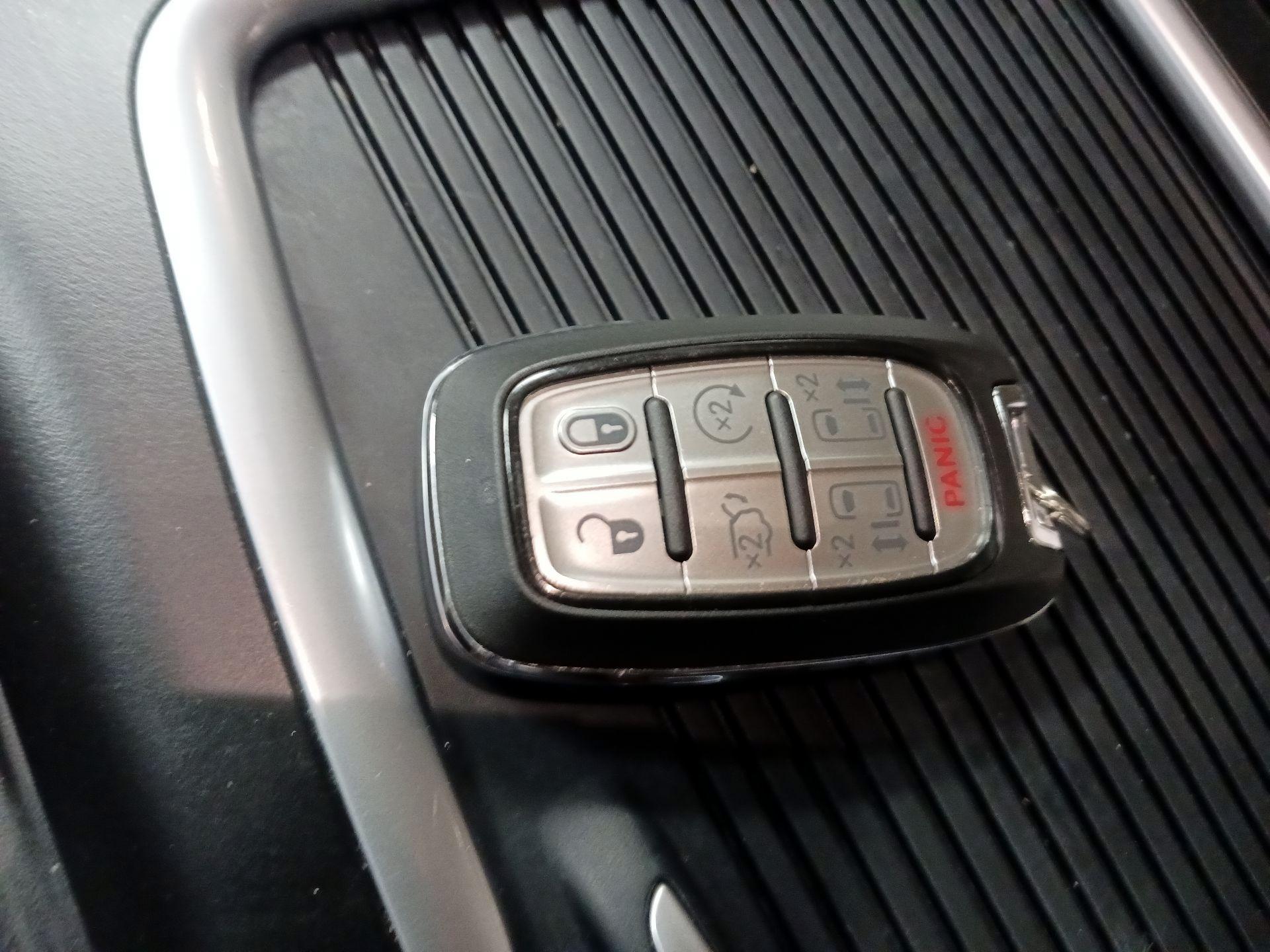 Thumbnail: 2020 Chrysler Pacifica - 18