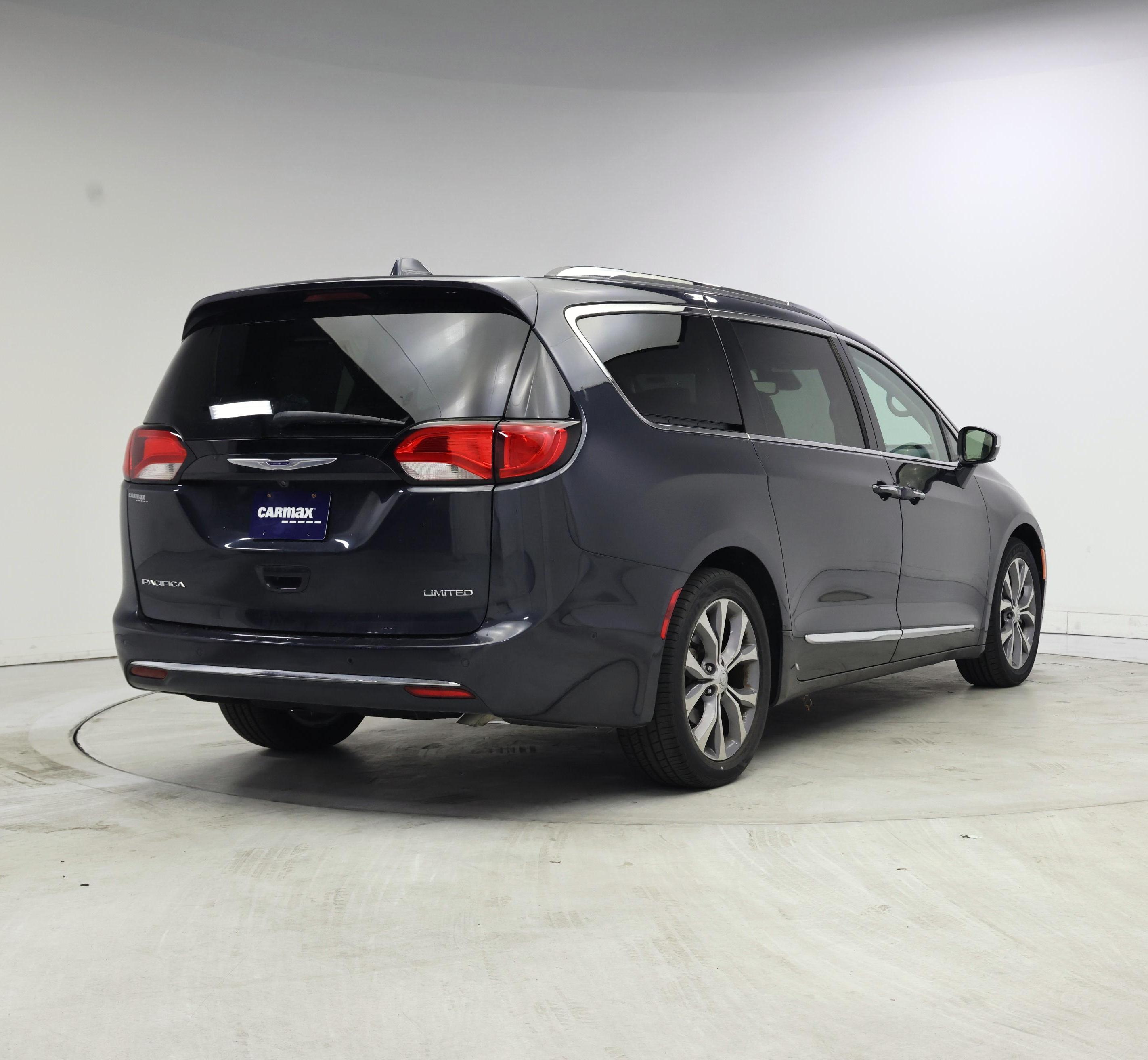 Thumbnail: 2020 Chrysler Pacifica - 8