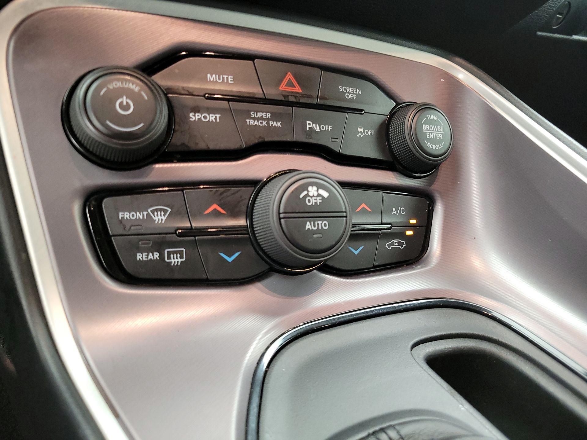 Thumbnail: 2021 Dodge Challenger - 17