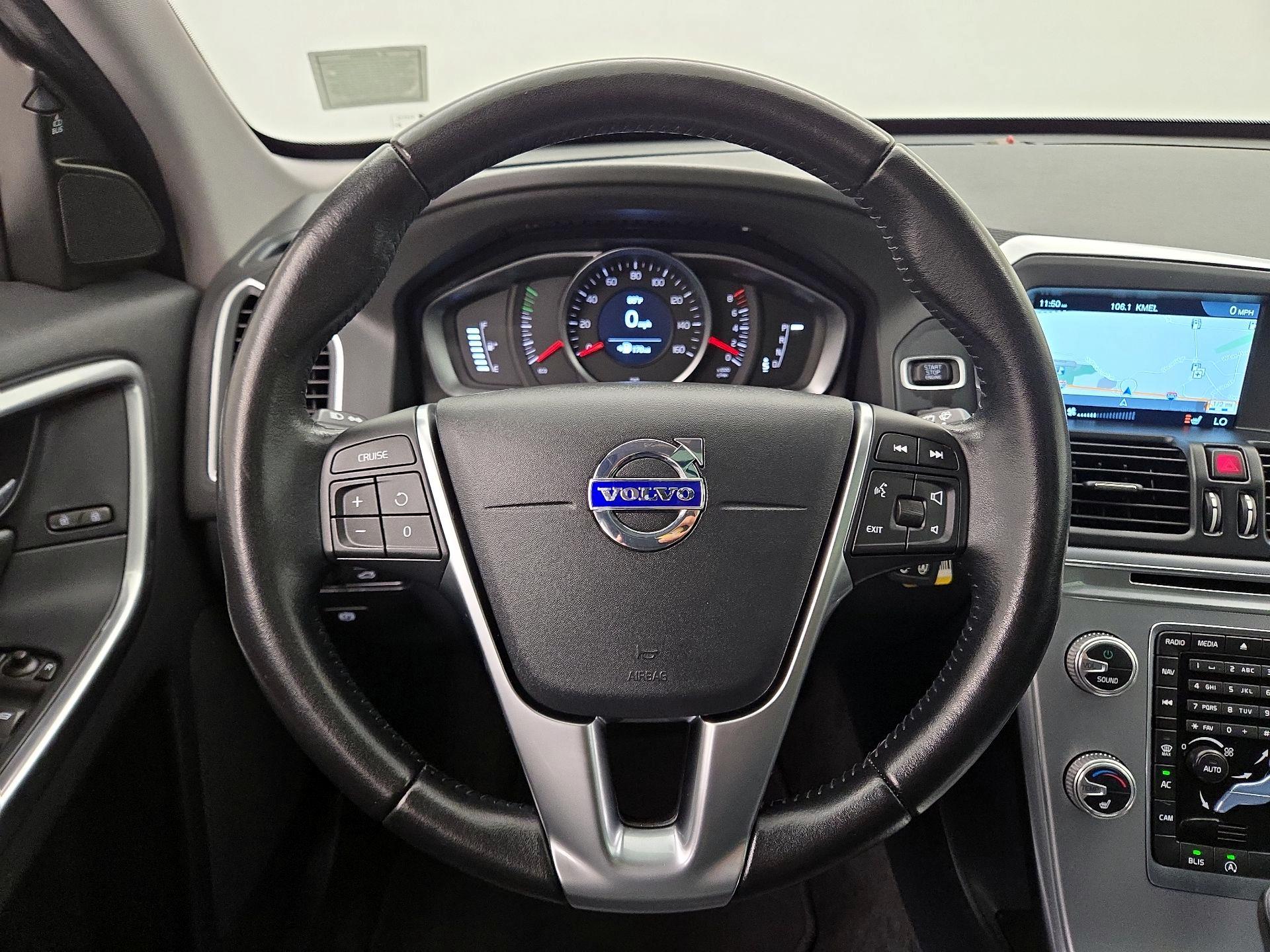 Thumbnail: 2017 Volvo XC60 - 10