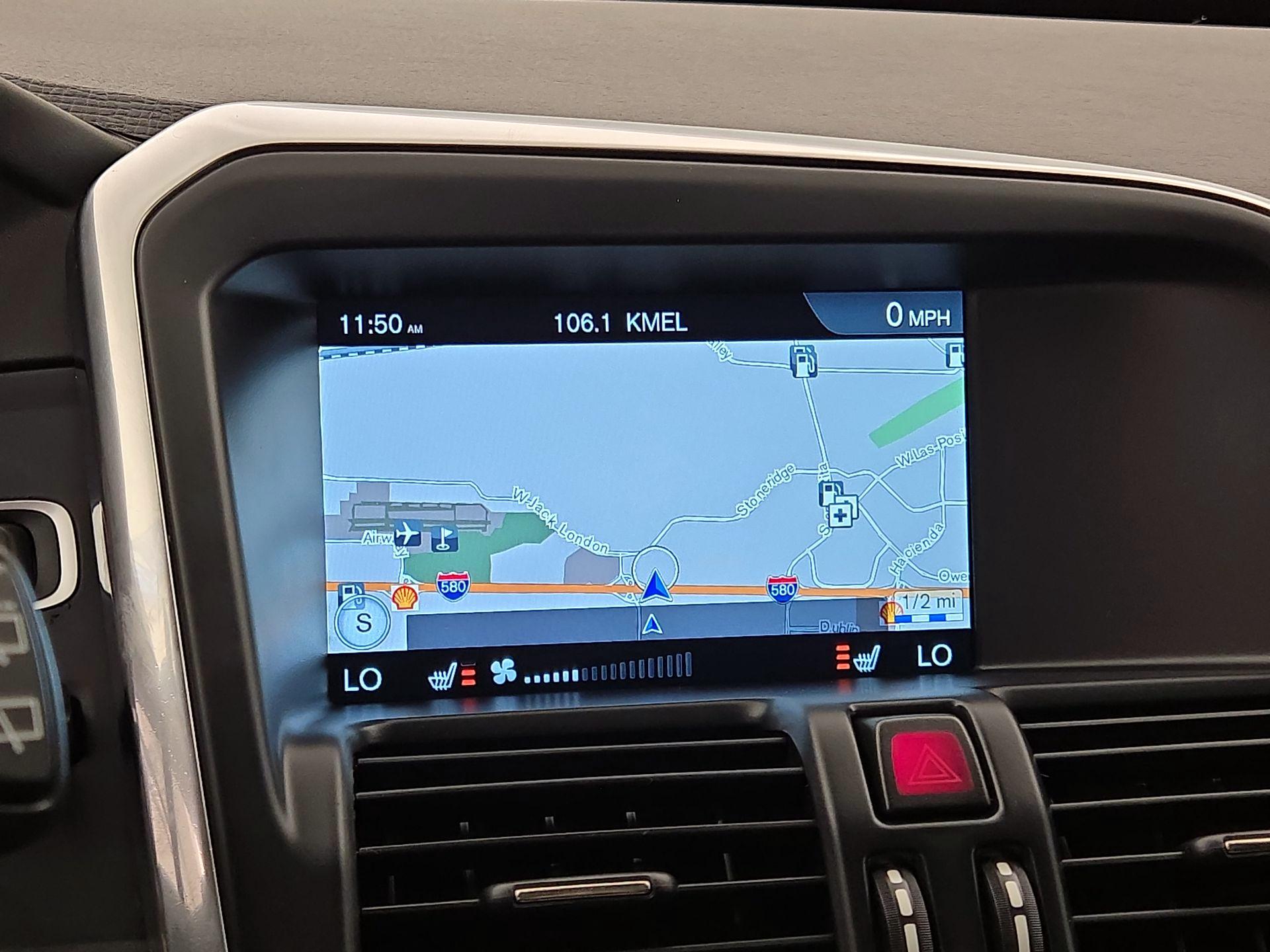 Thumbnail: 2017 Volvo XC60 - 14