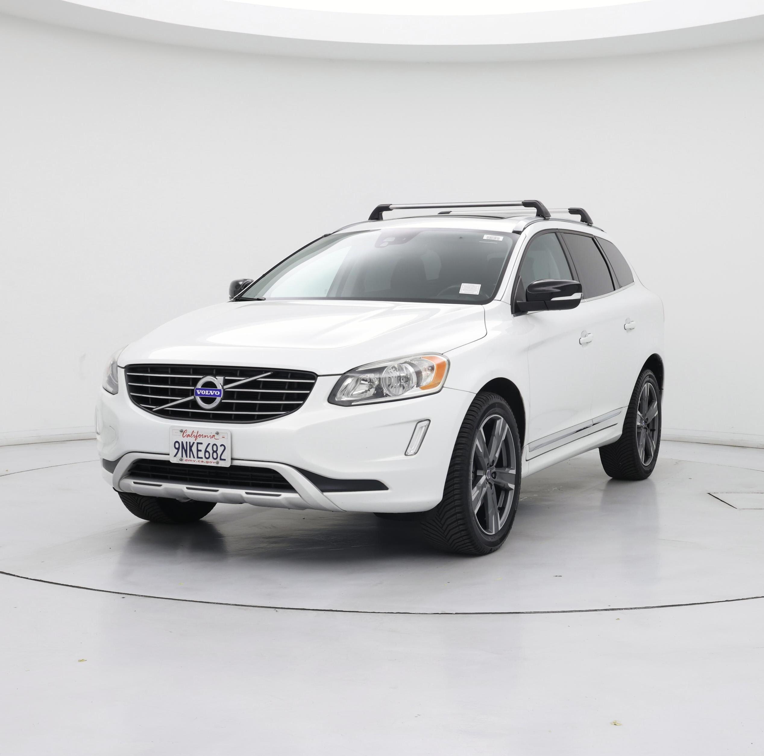 Thumbnail: 2017 Volvo XC60 - 4