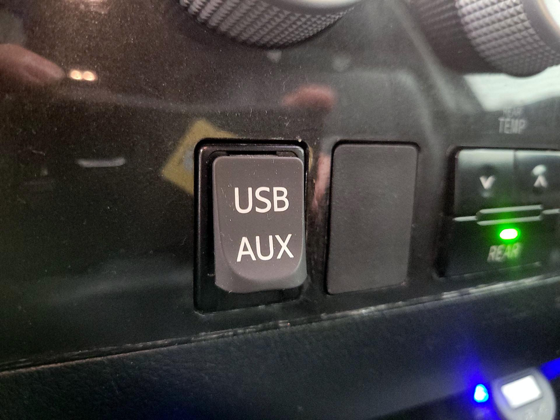 Thumbnail: 2019 Toyota Sequoia - 18