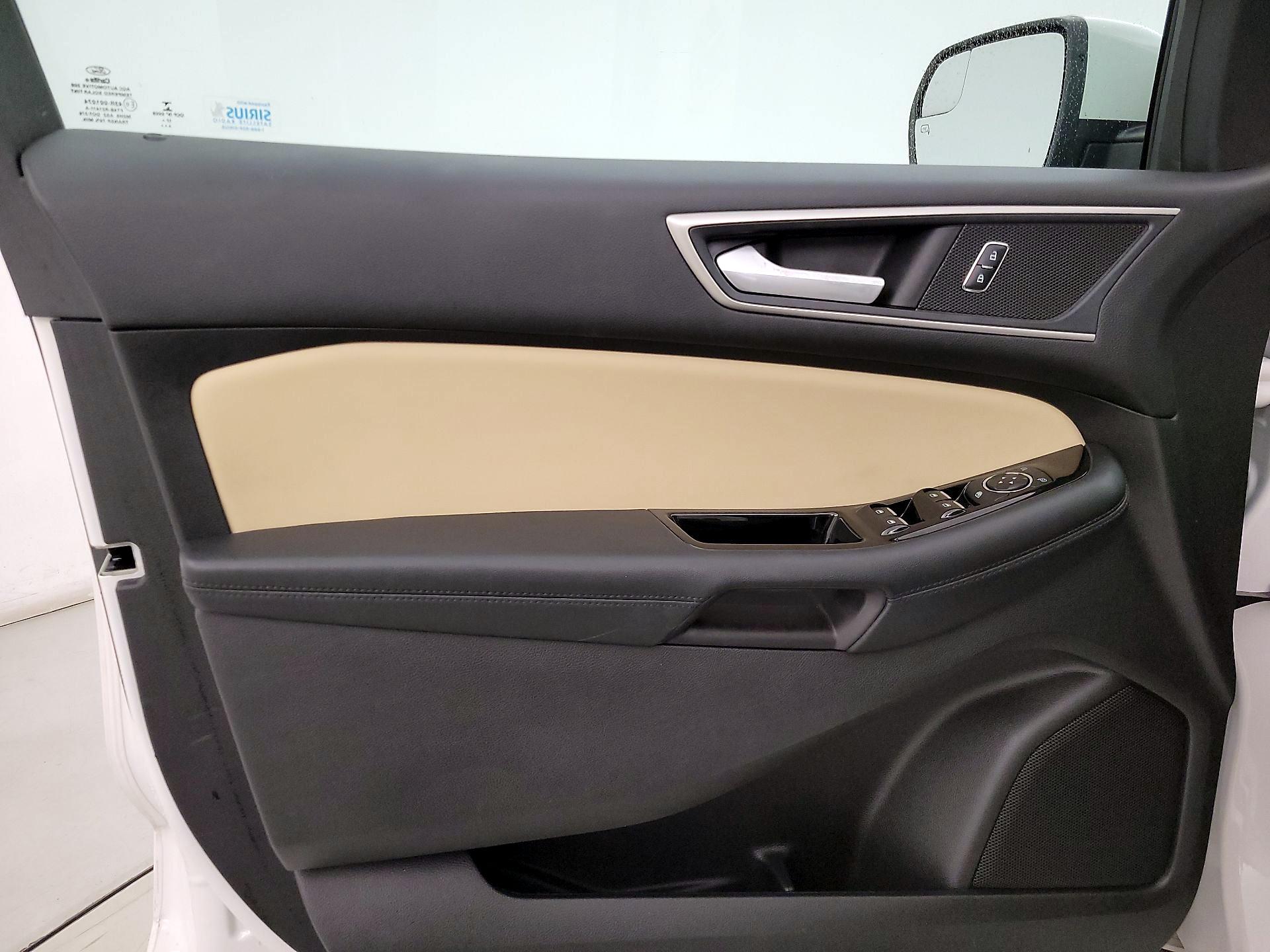 Thumbnail: 2018 Ford Edge - 12