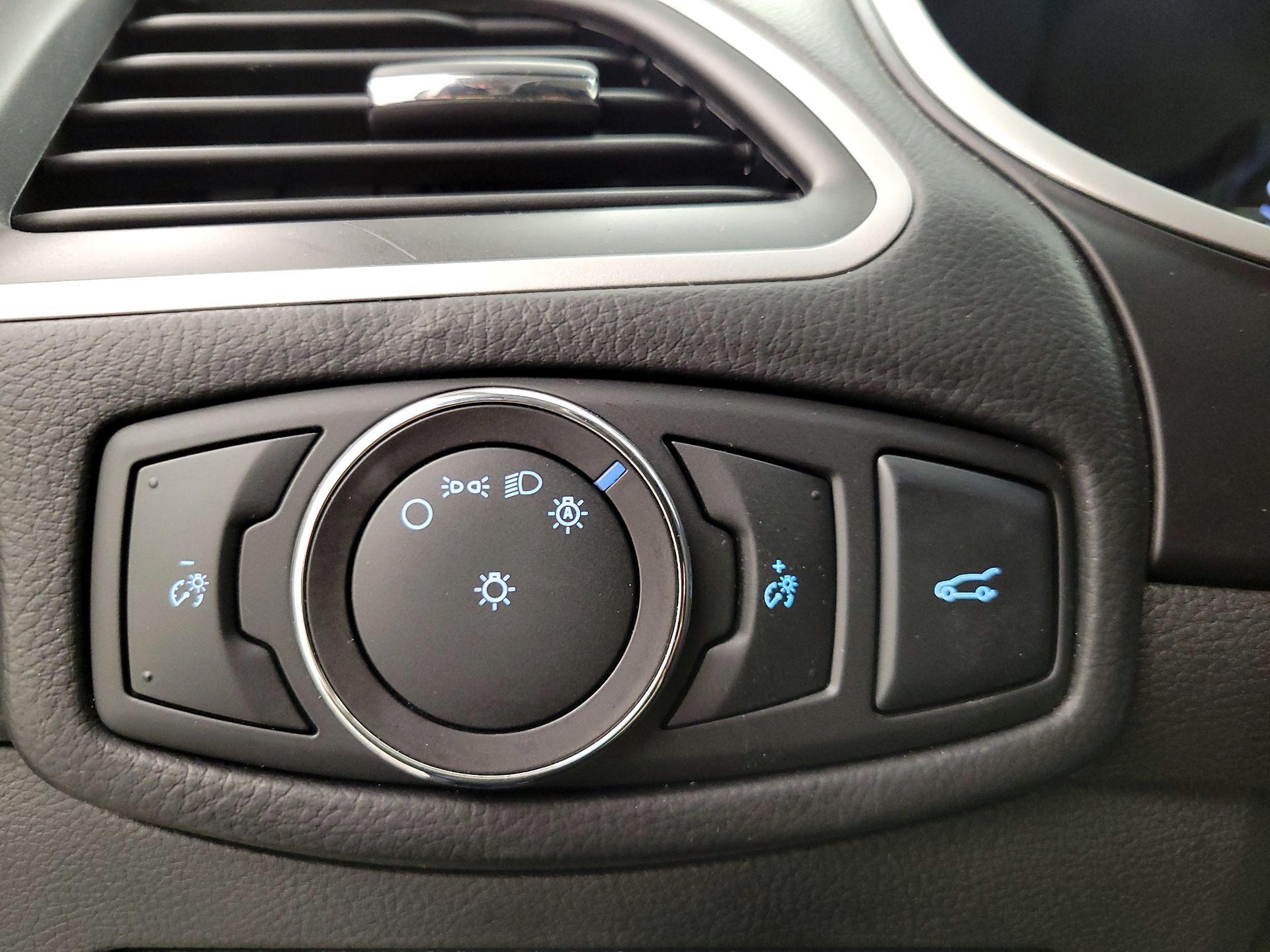 Thumbnail: 2018 Ford Edge - 13