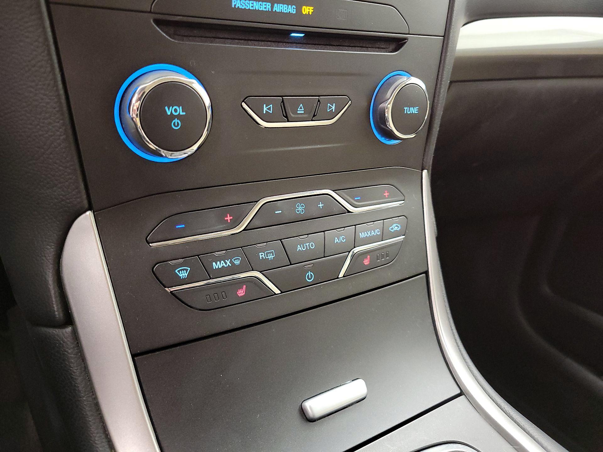 Thumbnail: 2018 Ford Edge - 17