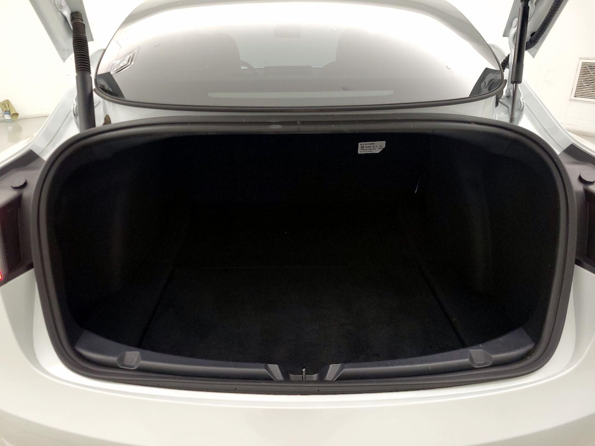 Trunk/Cargo (Seats Up)