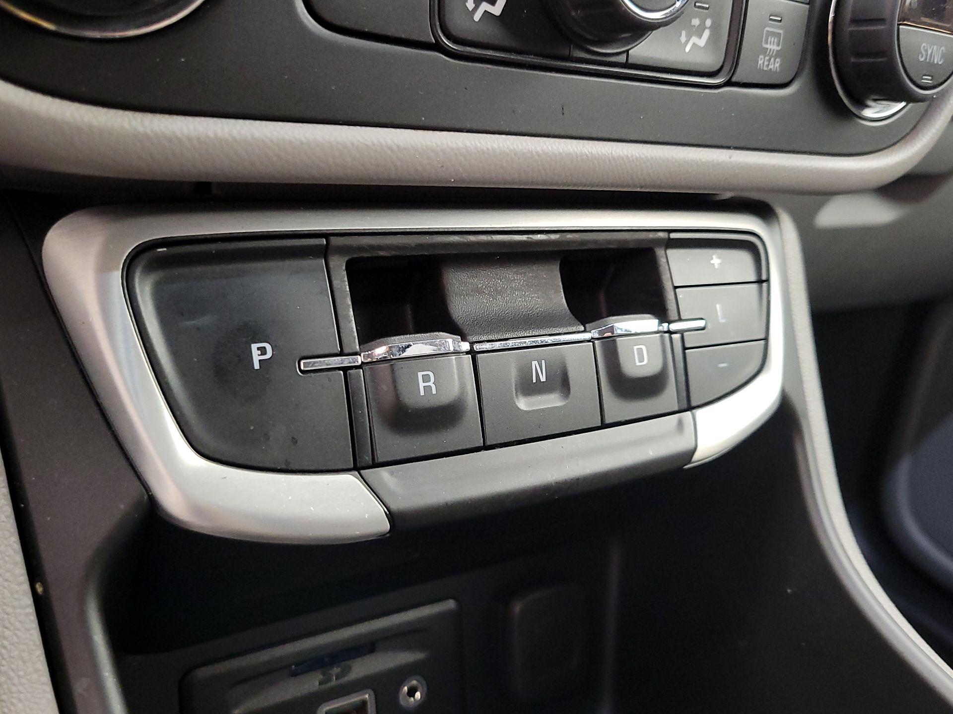 Thumbnail: 2022 GMC Terrain - 17