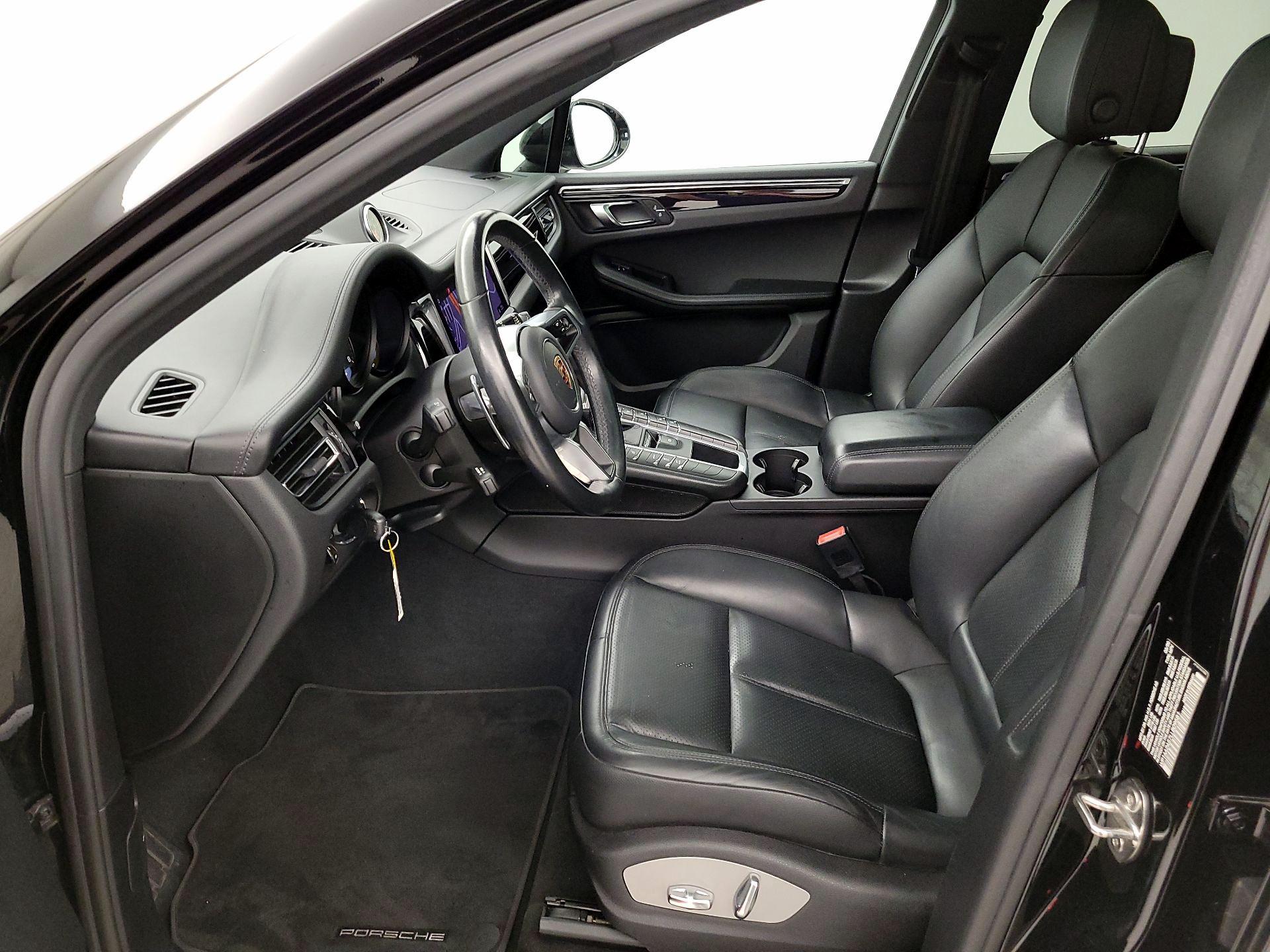 Thumbnail: 2020 Porsche Macan - 11