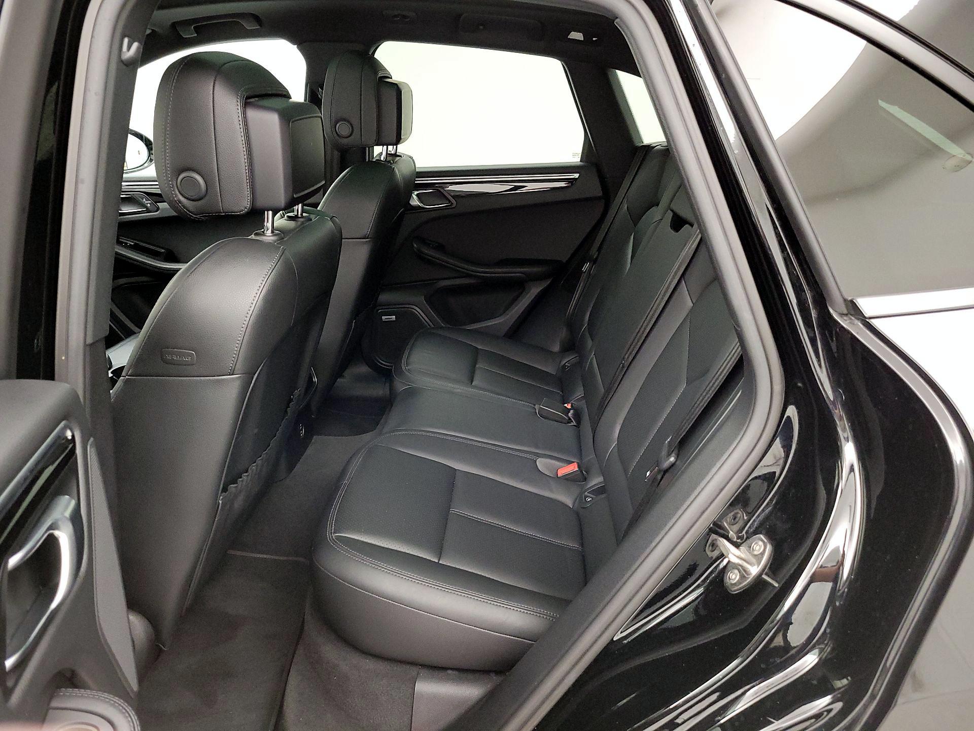 Thumbnail: 2020 Porsche Macan - 19