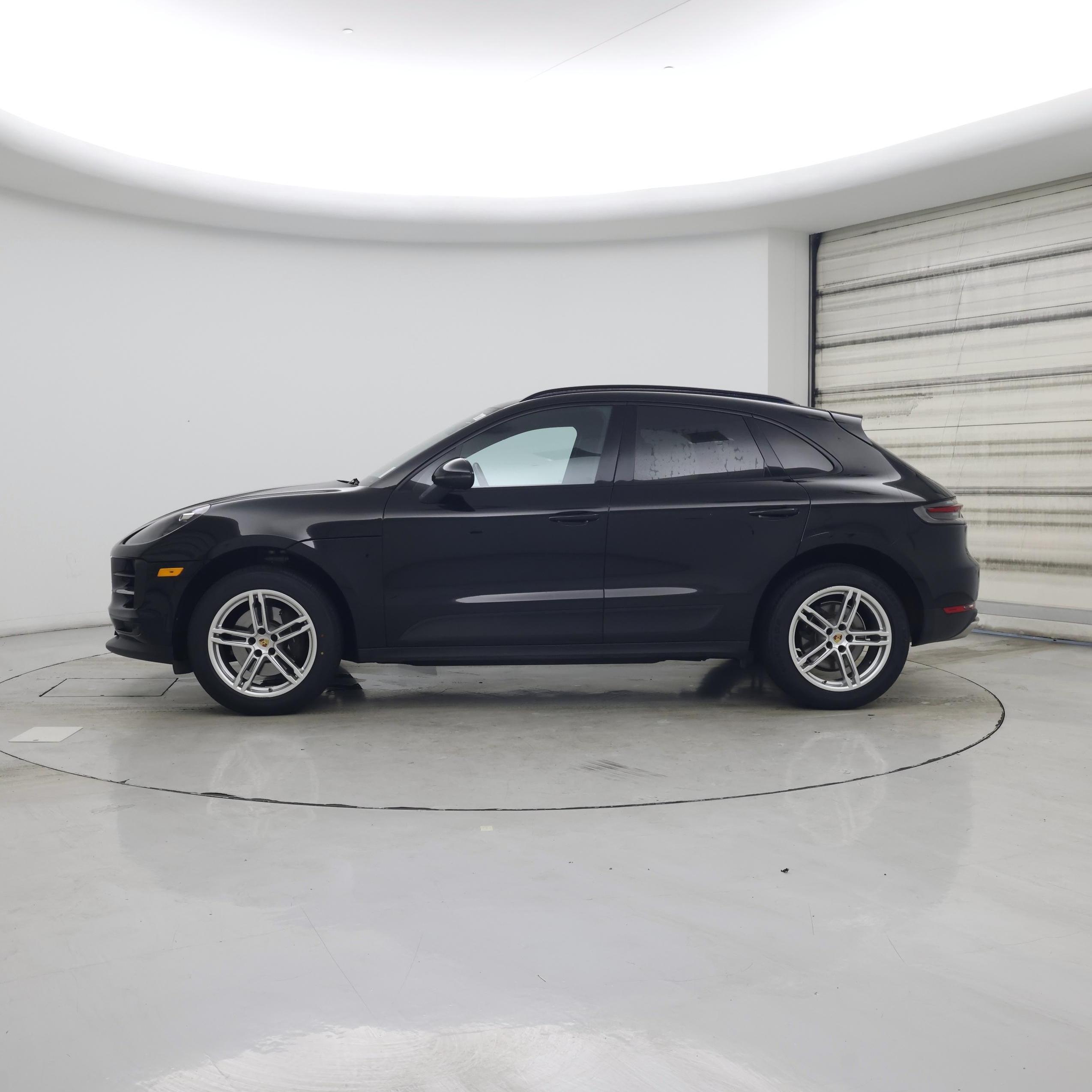 Thumbnail: 2020 Porsche Macan - 3