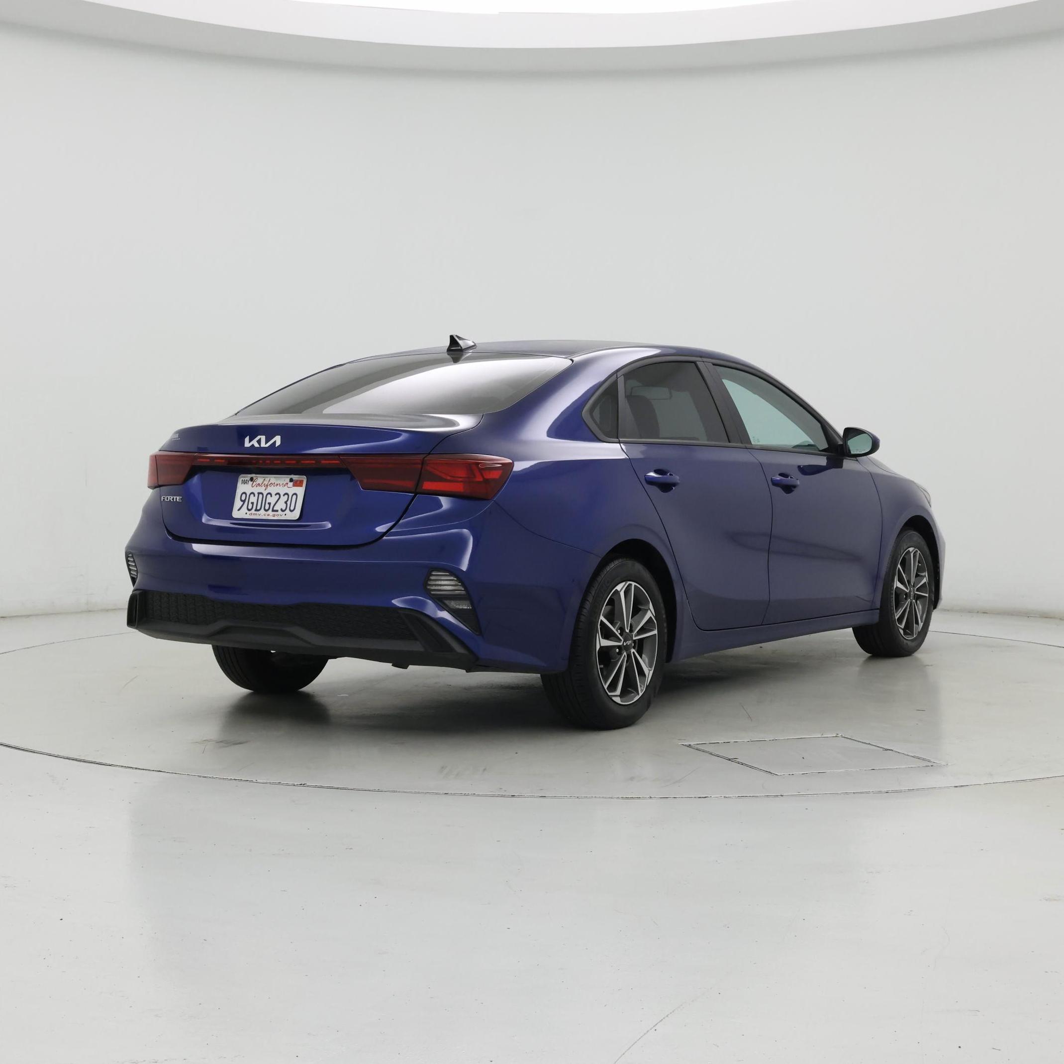 Thumbnail: 2023 Kia Forte - 8