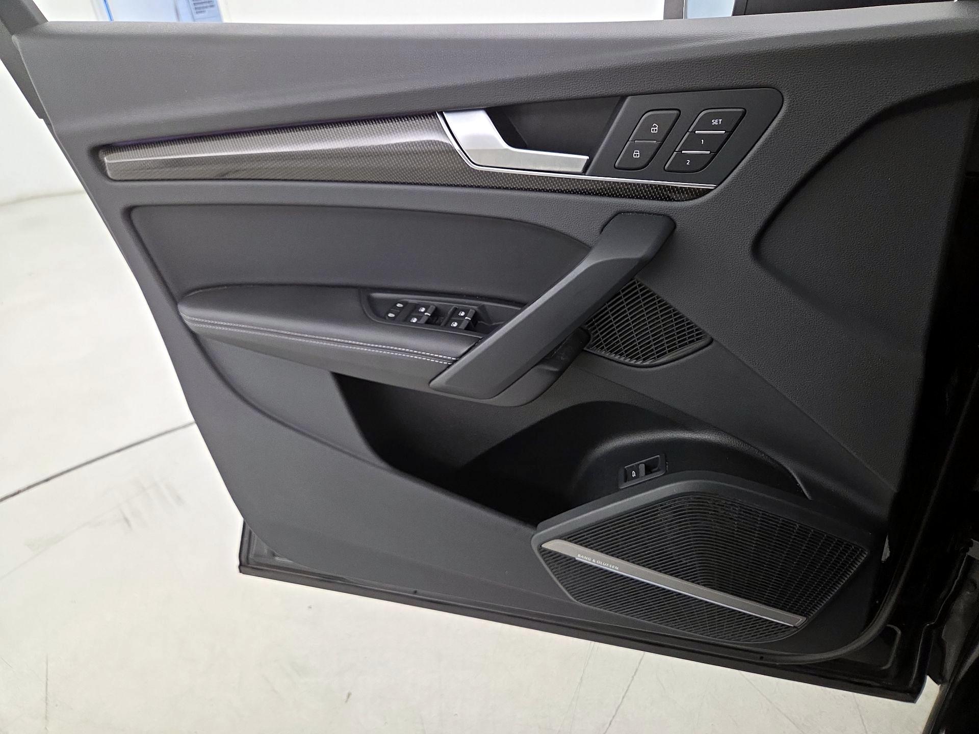 Thumbnail: 2021 Audi SQ5 - 12