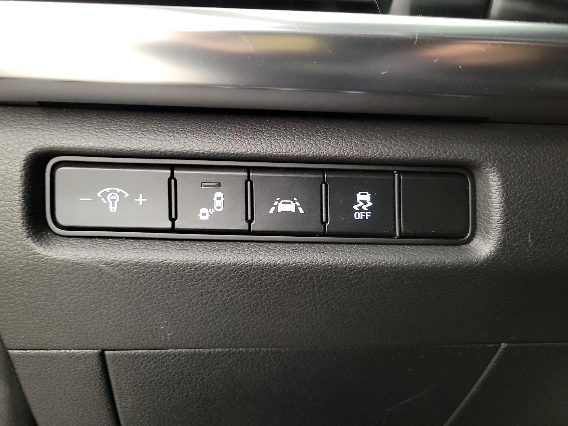 Thumbnail: 2022 Kia Telluride - 13