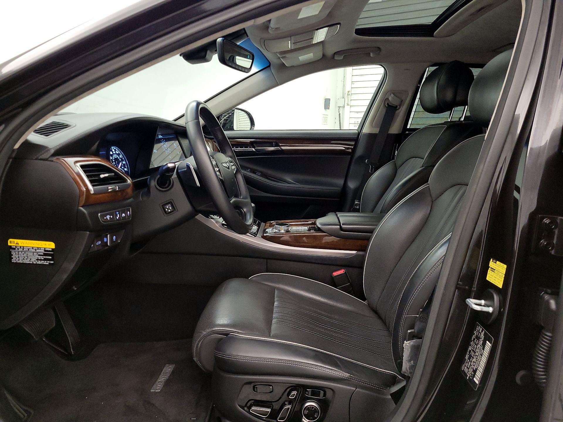 Thumbnail: 2019 Genesis G90 - 11