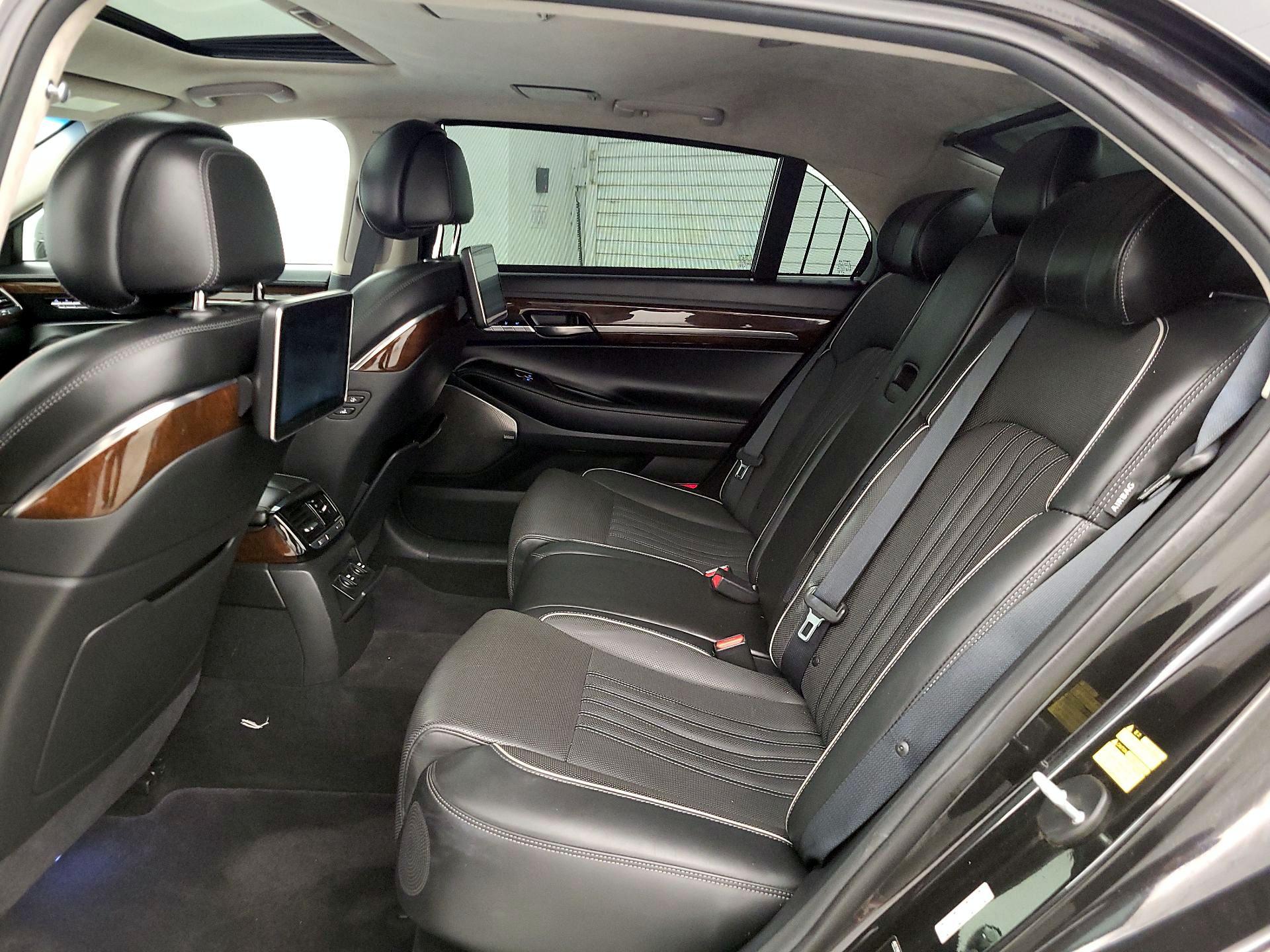 Thumbnail: 2019 Genesis G90 - 20